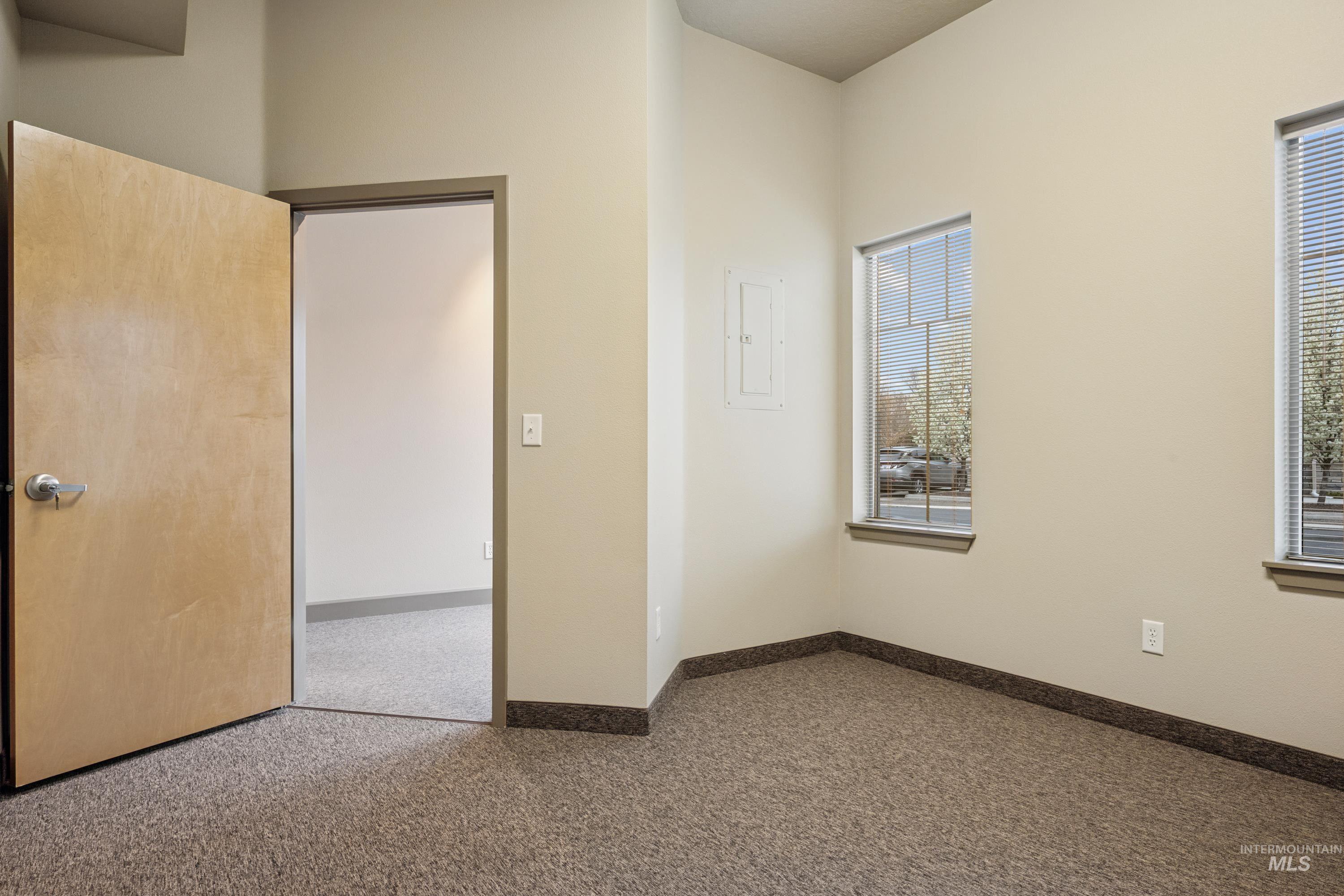 1093 E Iron Eagle Drive- Suite 125 Property Photo 7