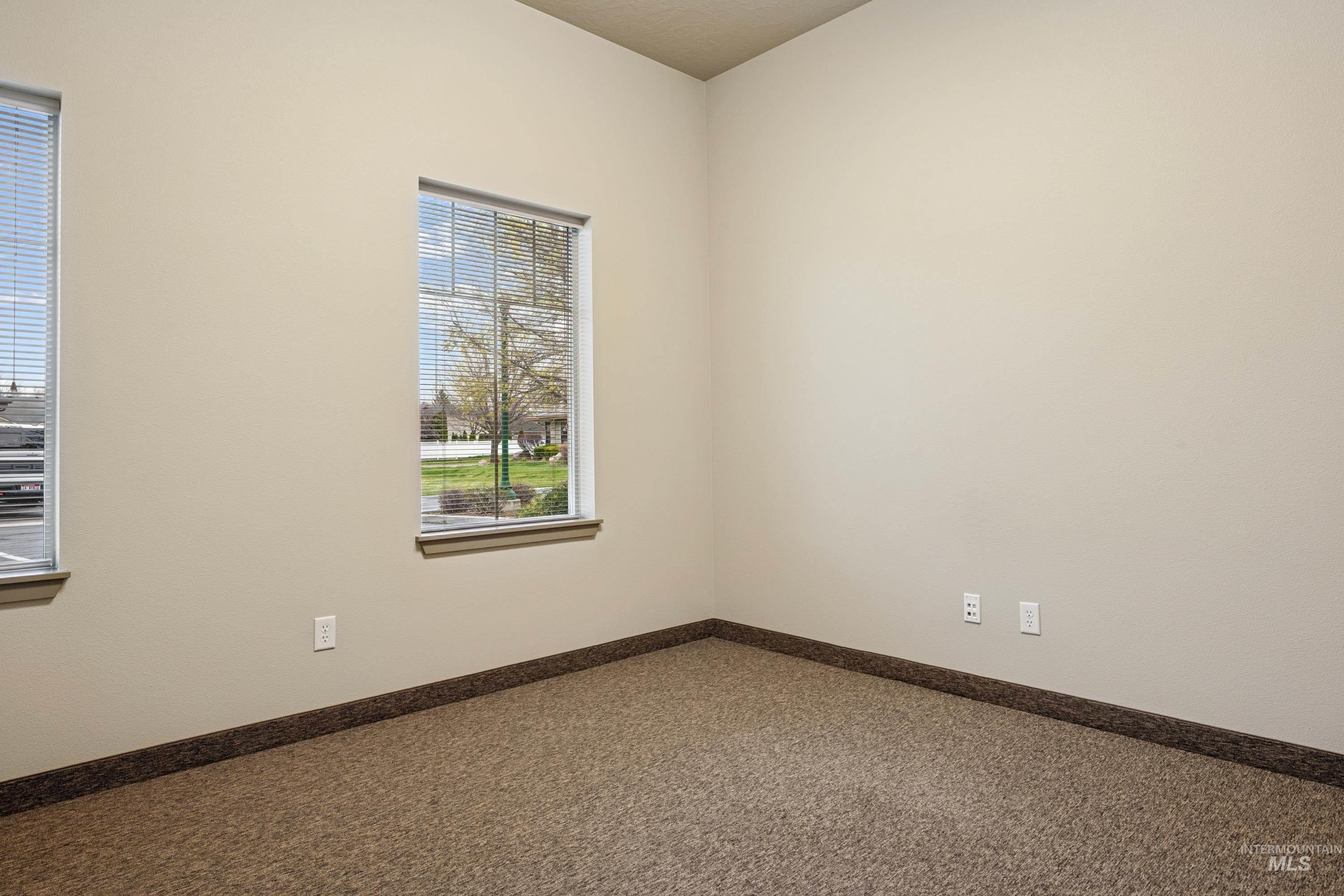 1093 E Iron Eagle Drive- Suite 125 Property Photo 8