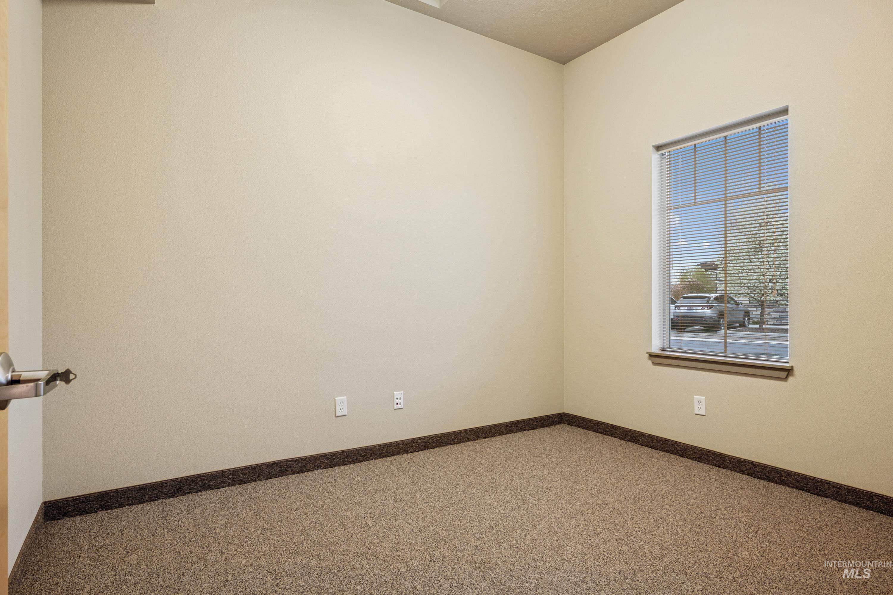 1093 E Iron Eagle Drive- Suite 125 Property Photo 11