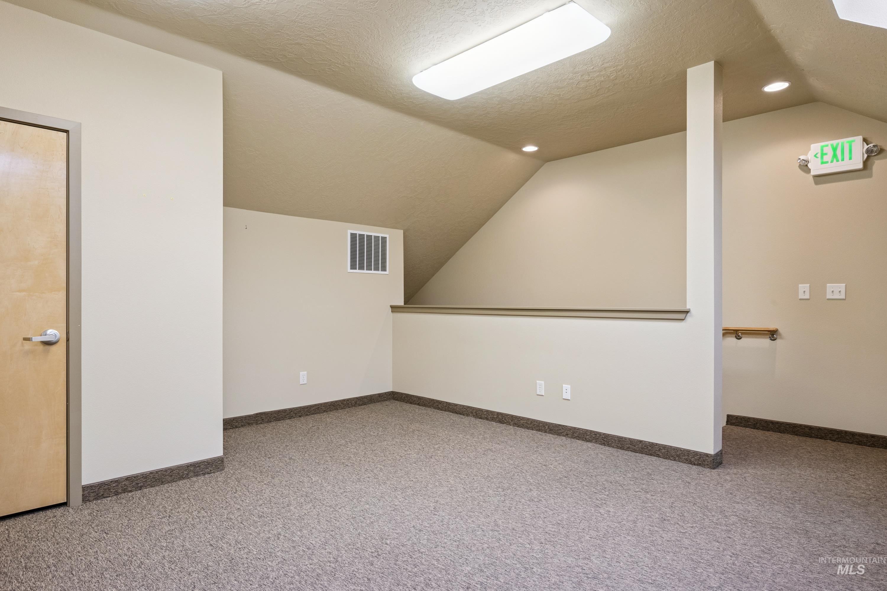 1093 E Iron Eagle Drive- Suite 125 Property Photo 17