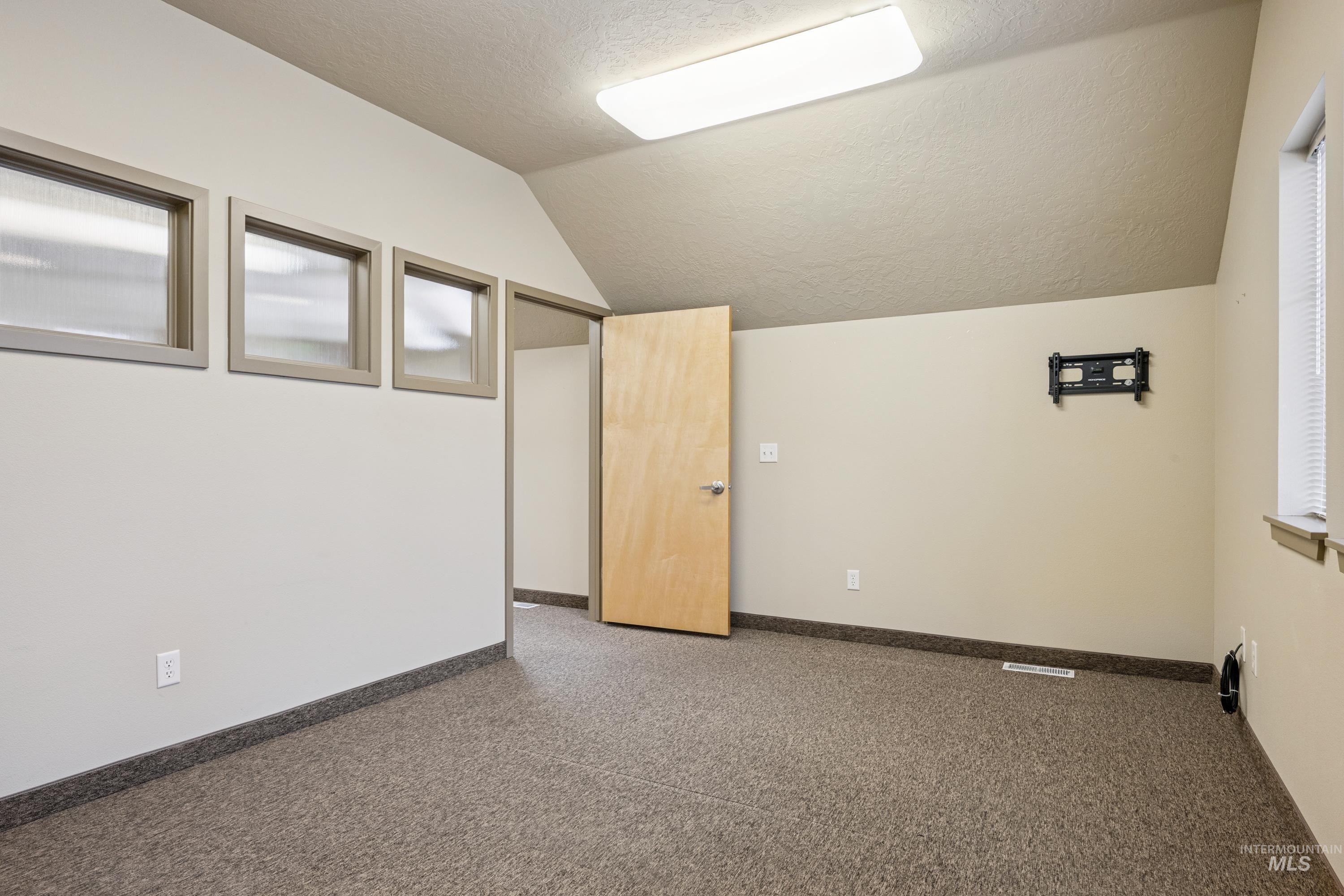 1093 E Iron Eagle Drive- Suite 125 Property Photo 19