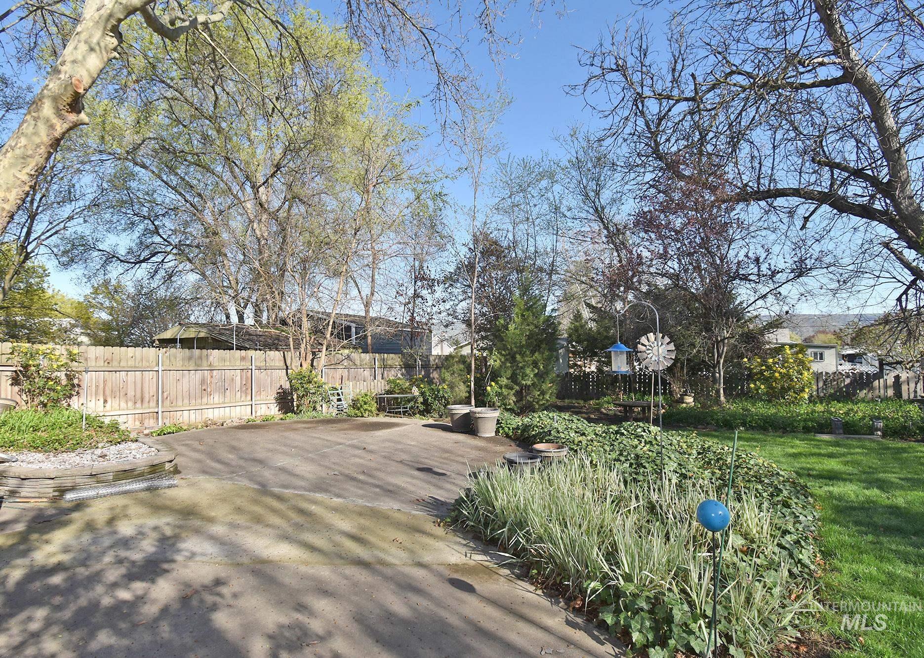 417 Park Drive Property Photo 3