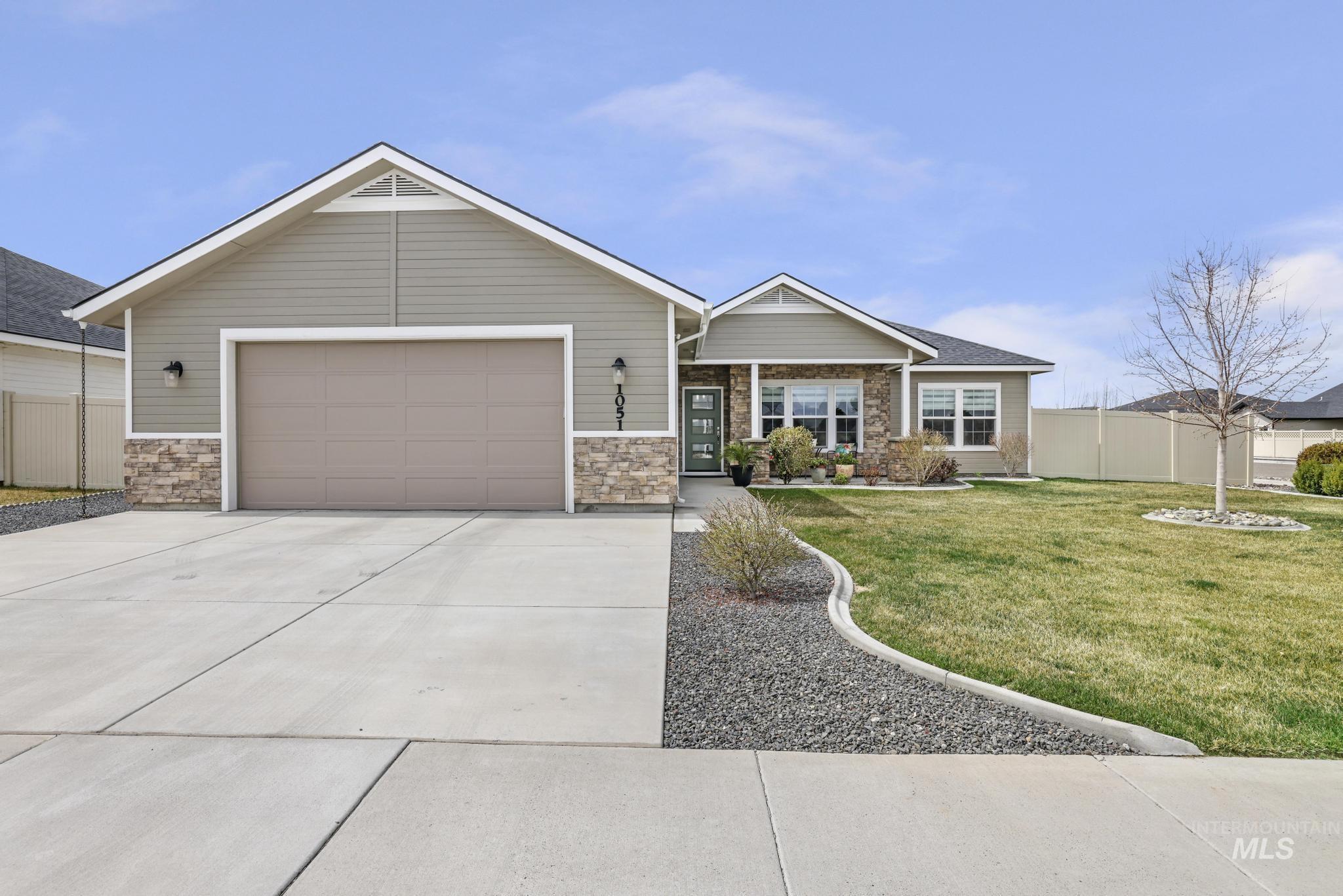 1051 Dunnigan St Property Photo 3