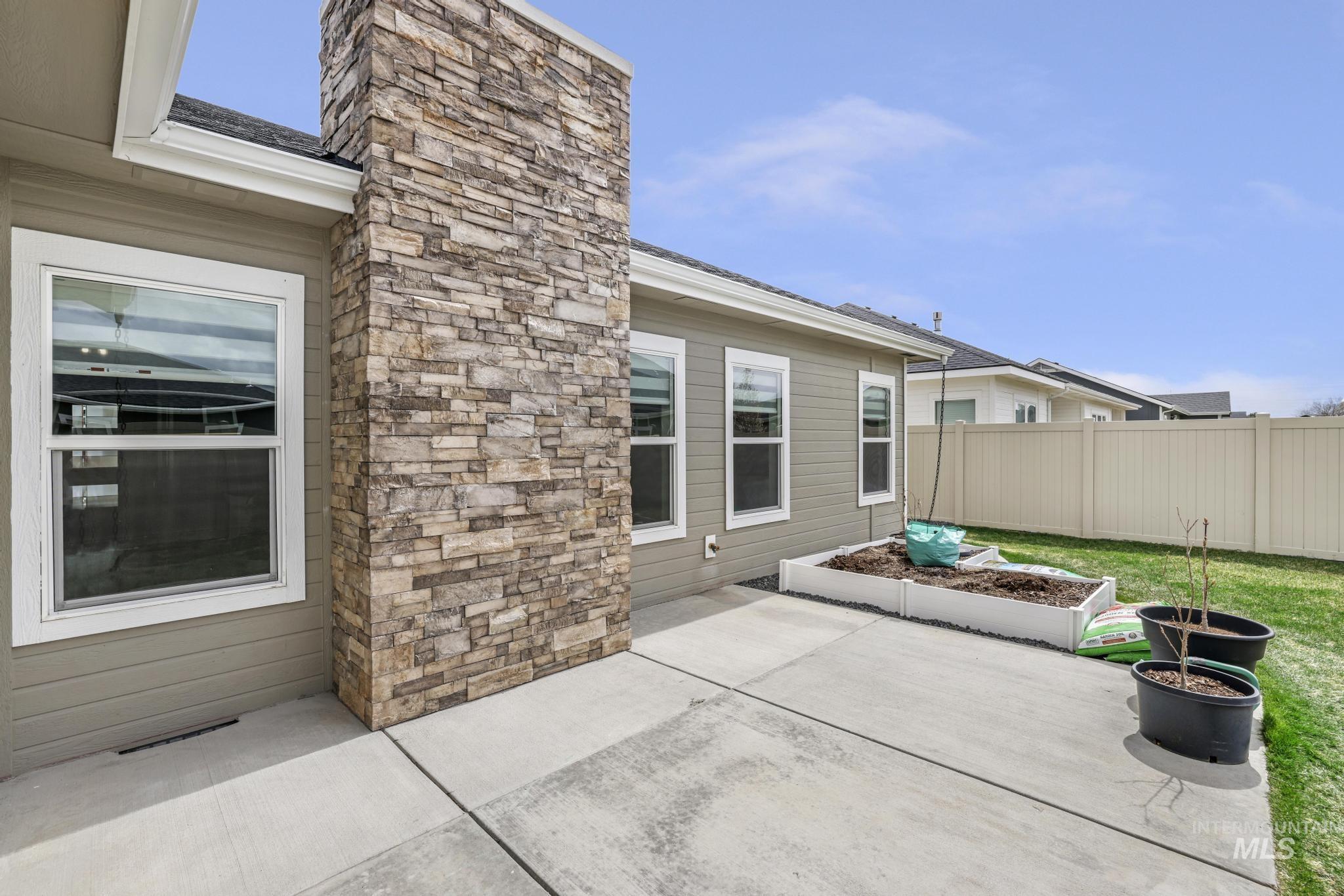 1051 Dunnigan St Property Photo 32
