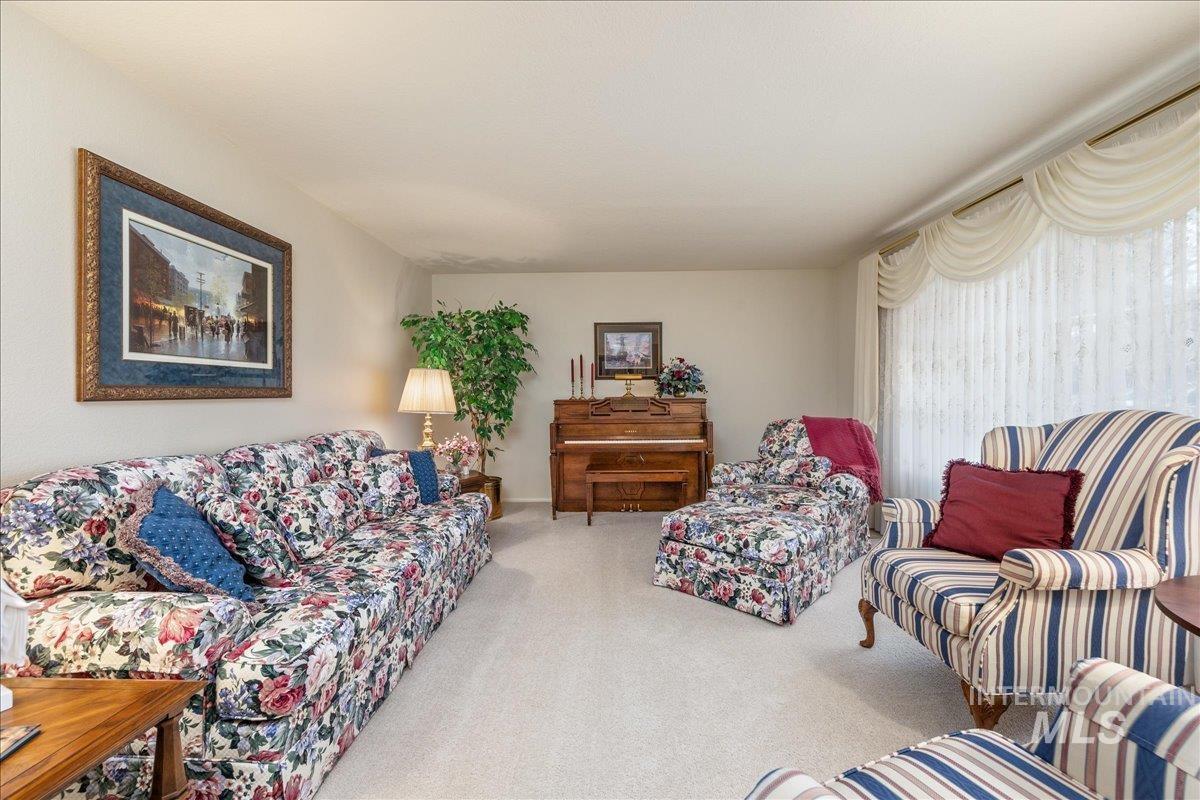 10332 W Dason Dr Property Photo 4