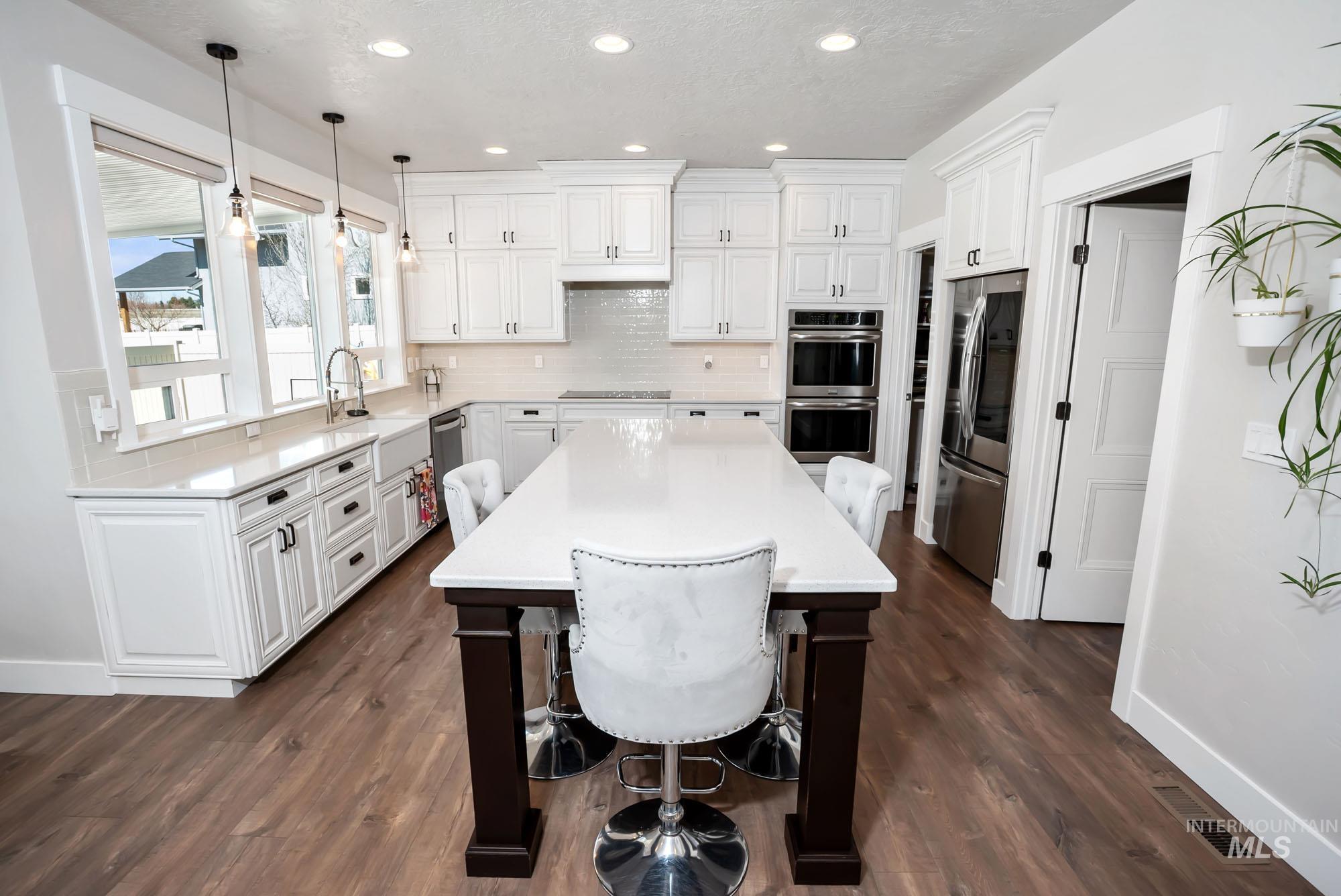 7063 S Pear Blossom Property Photo 11