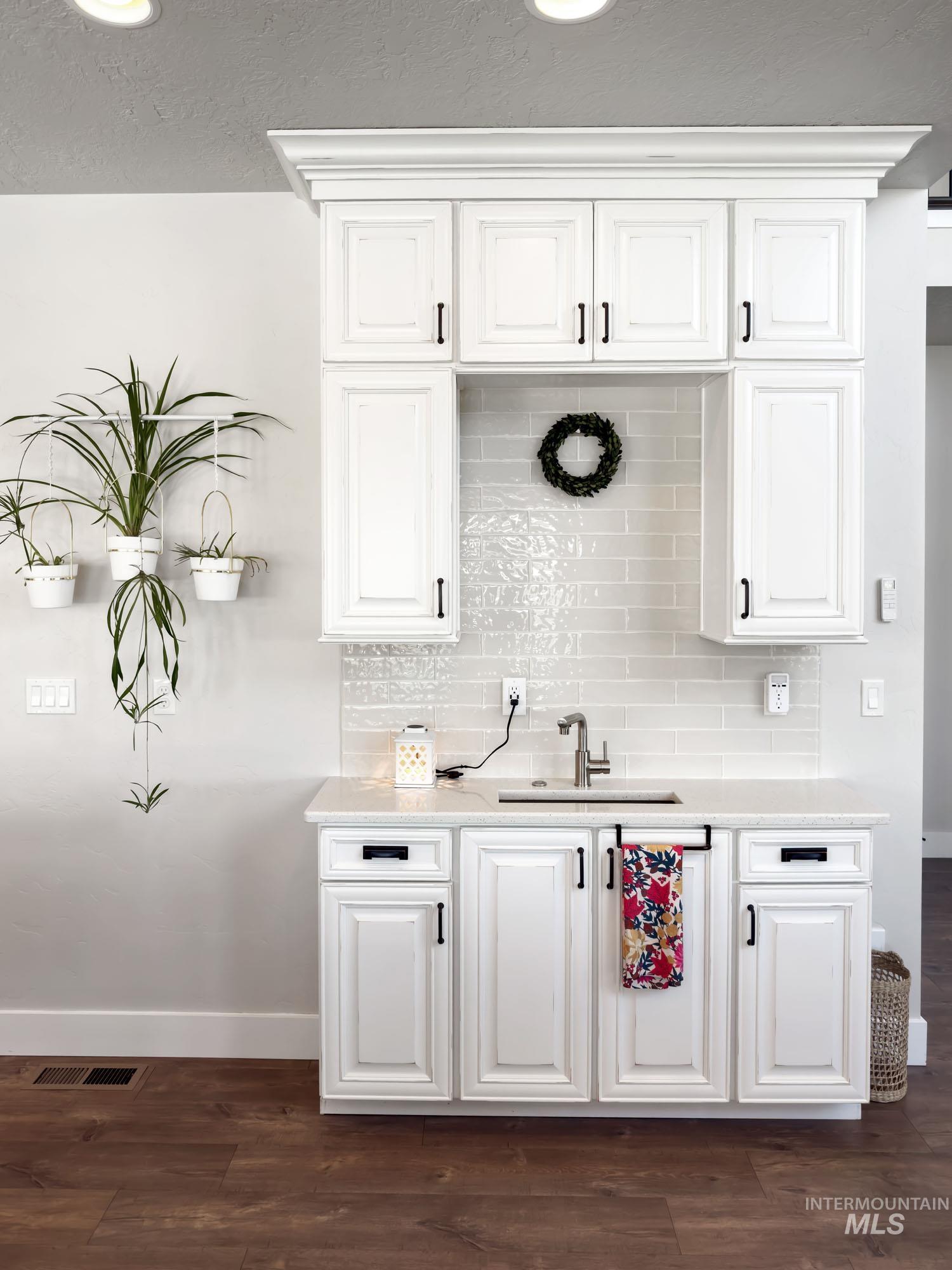 7063 S Pear Blossom Property Photo 16