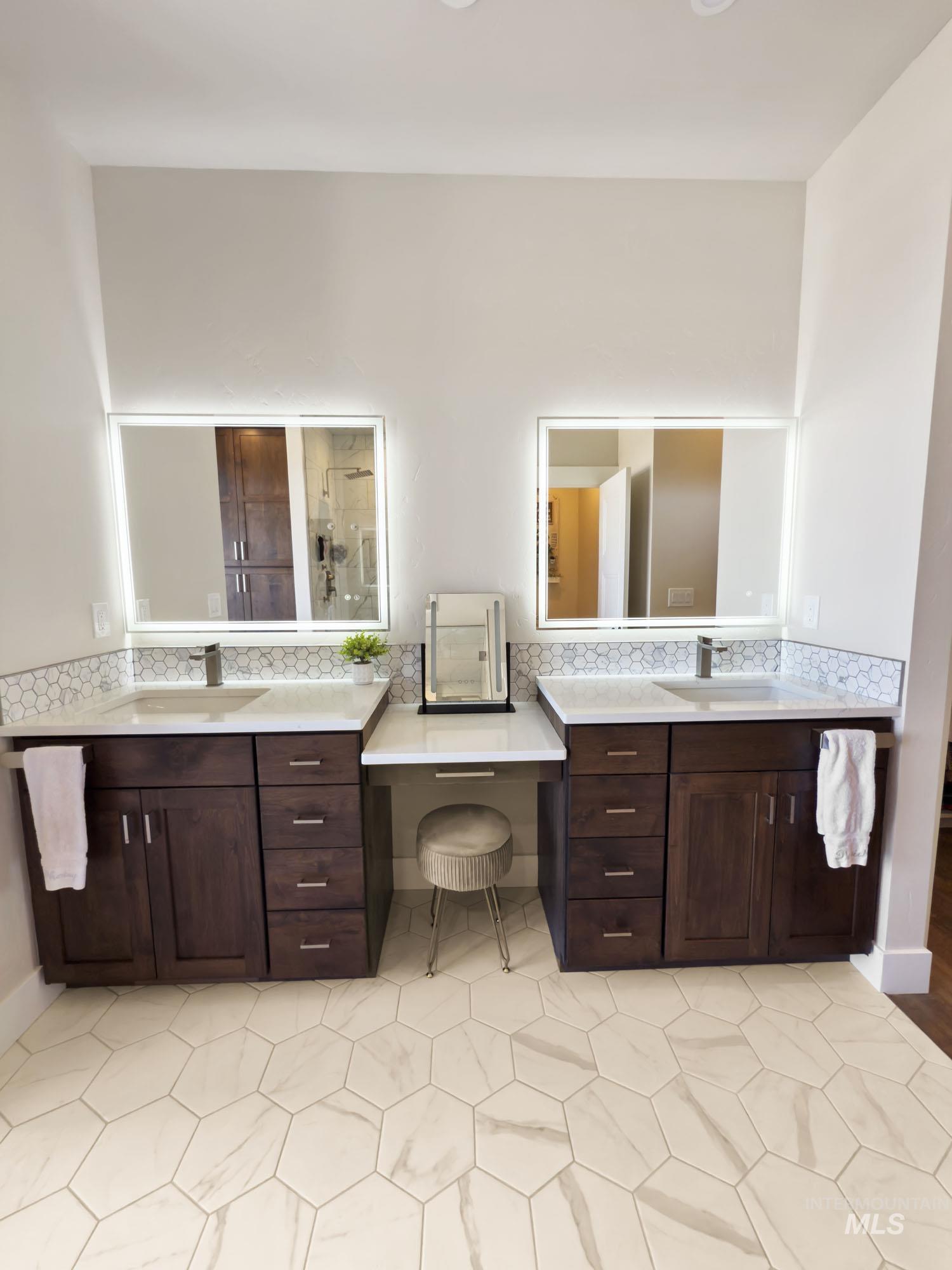 7063 S Pear Blossom Property Photo 23