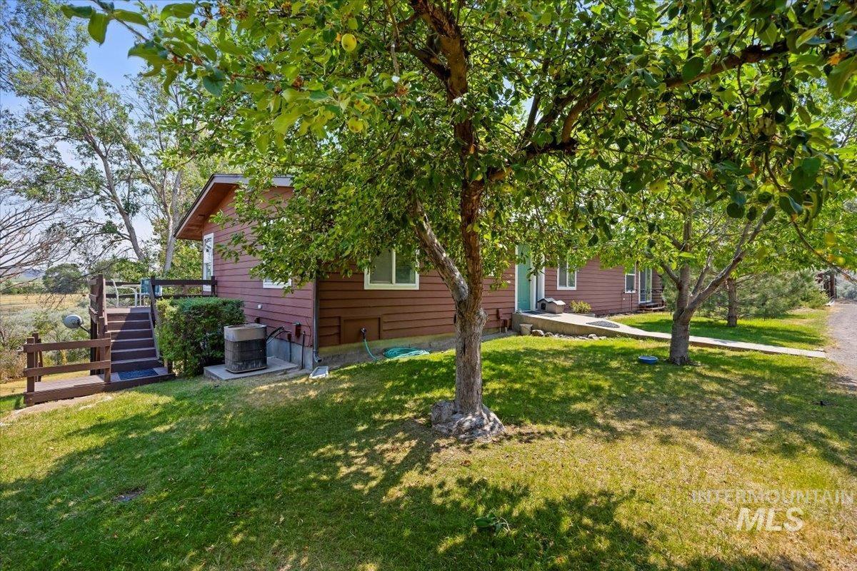 4806 Salmon Creek Dr Property Photo 3