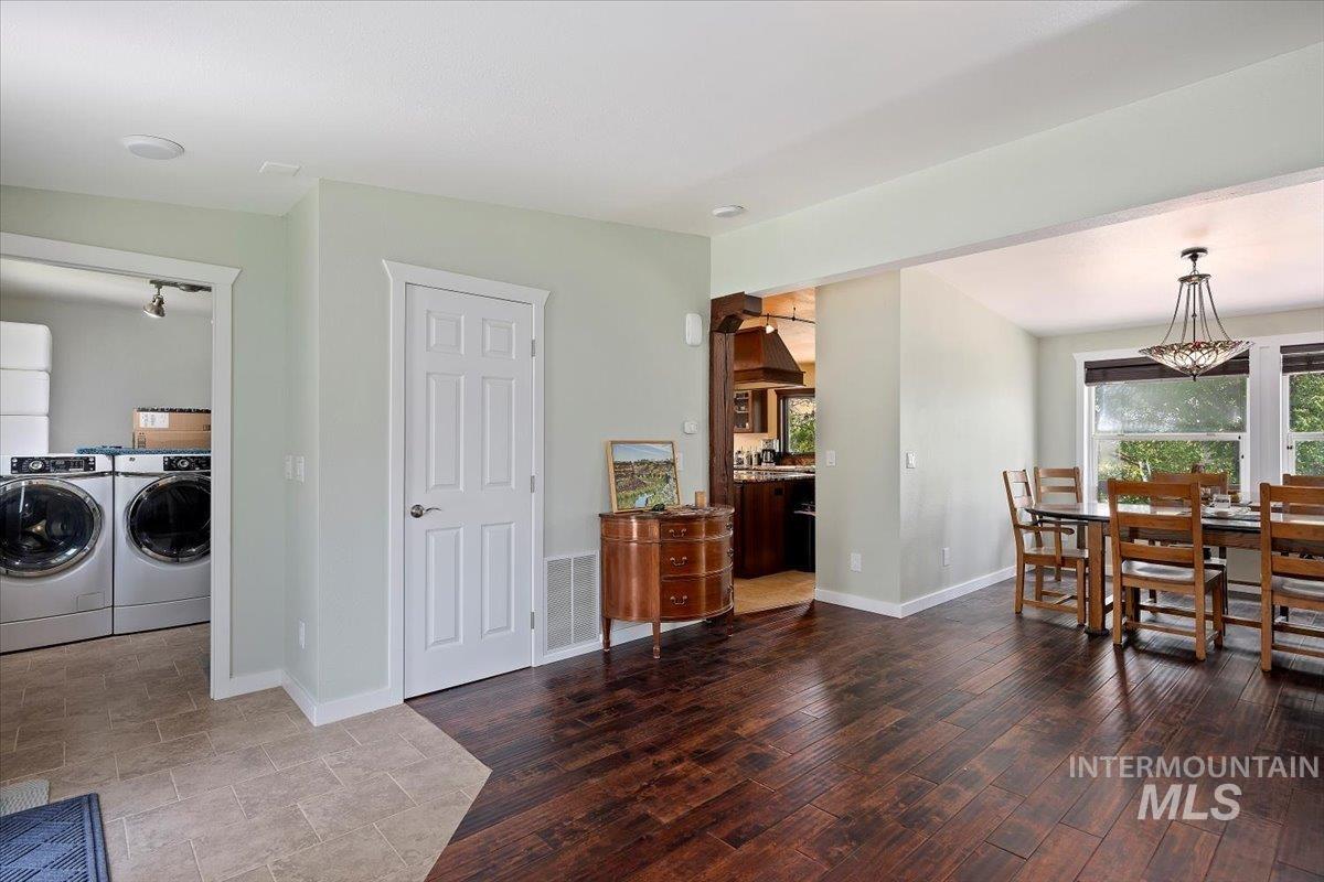 4806 Salmon Creek Dr Property Photo 9