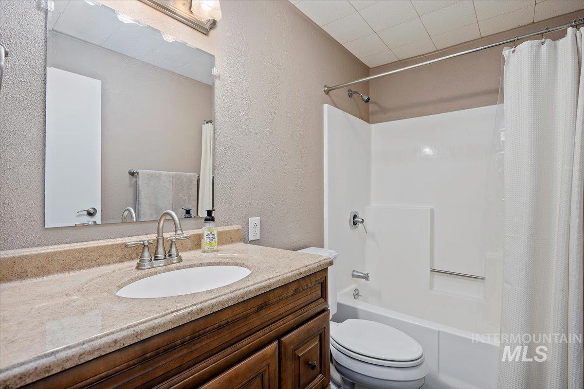 4806 Salmon Creek Dr Property Photo 29