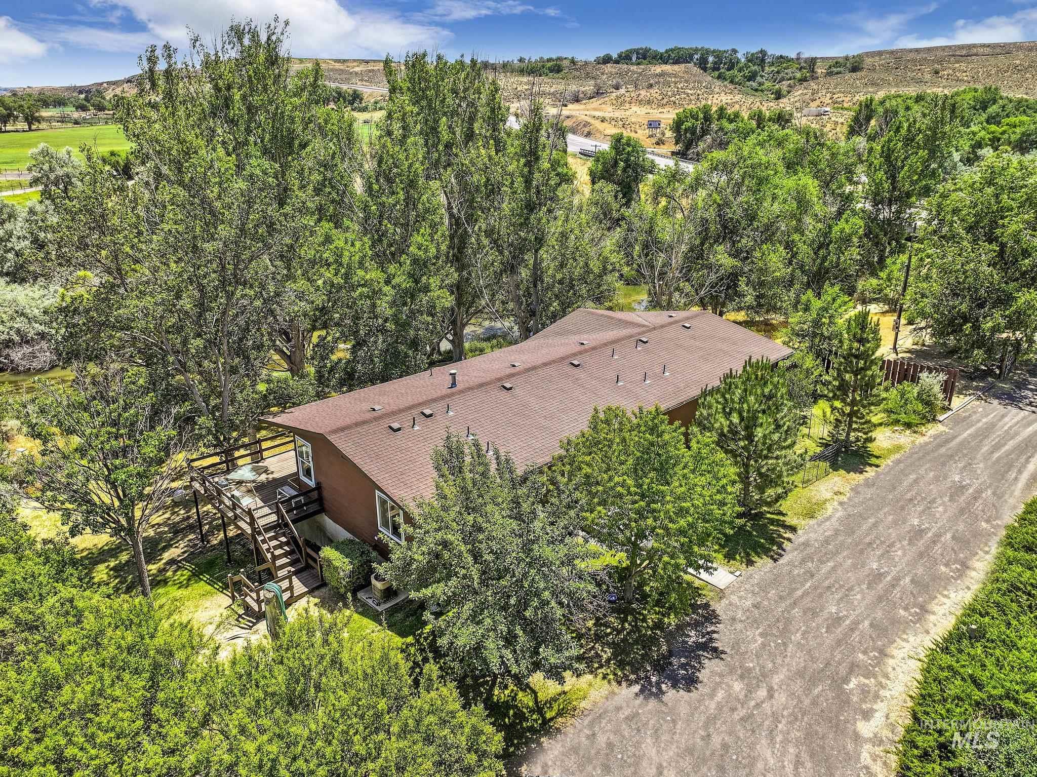 4806 Salmon Creek Dr Property Photo 2