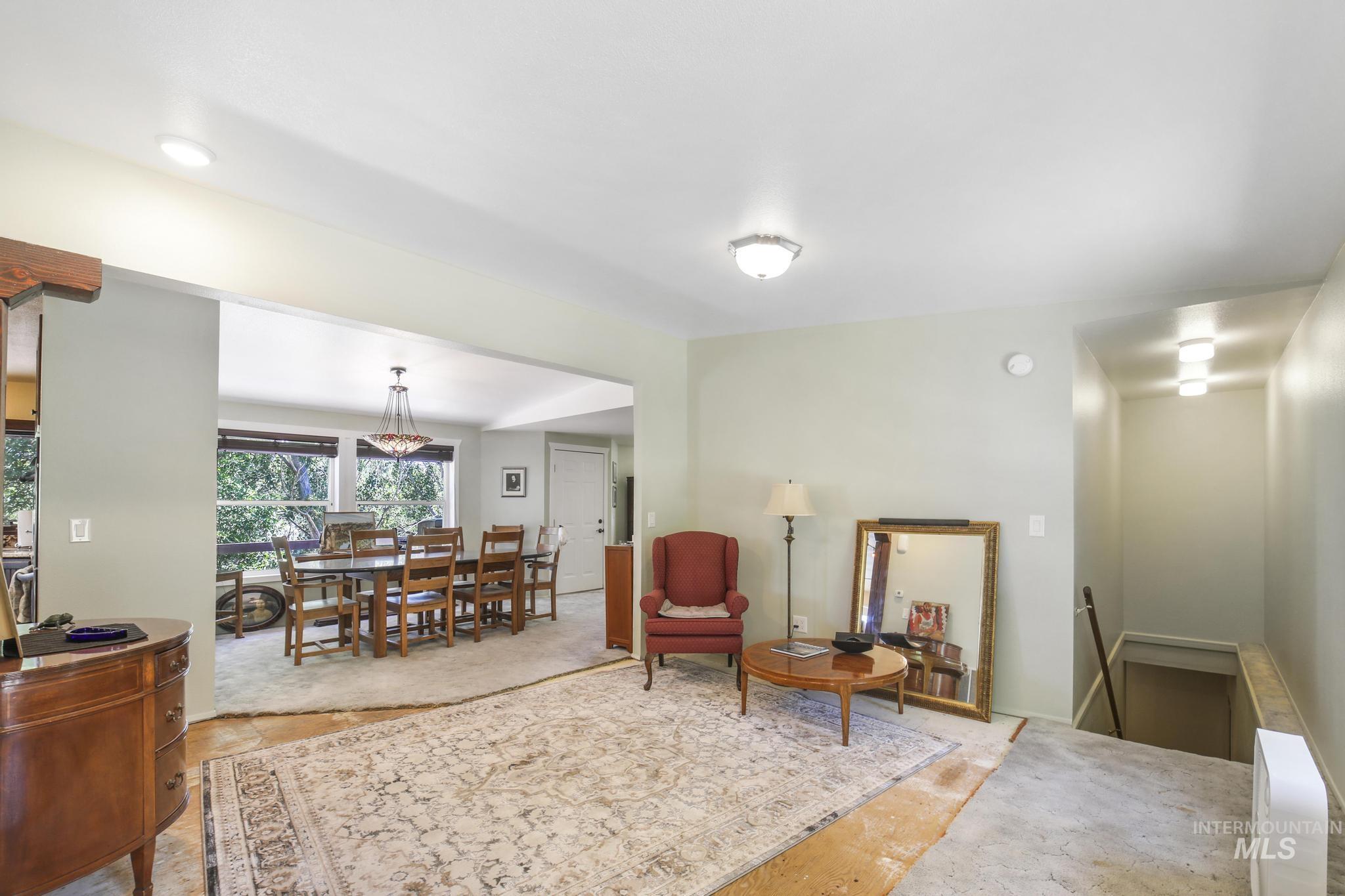 4806 Salmon Creek Dr Property Photo 8