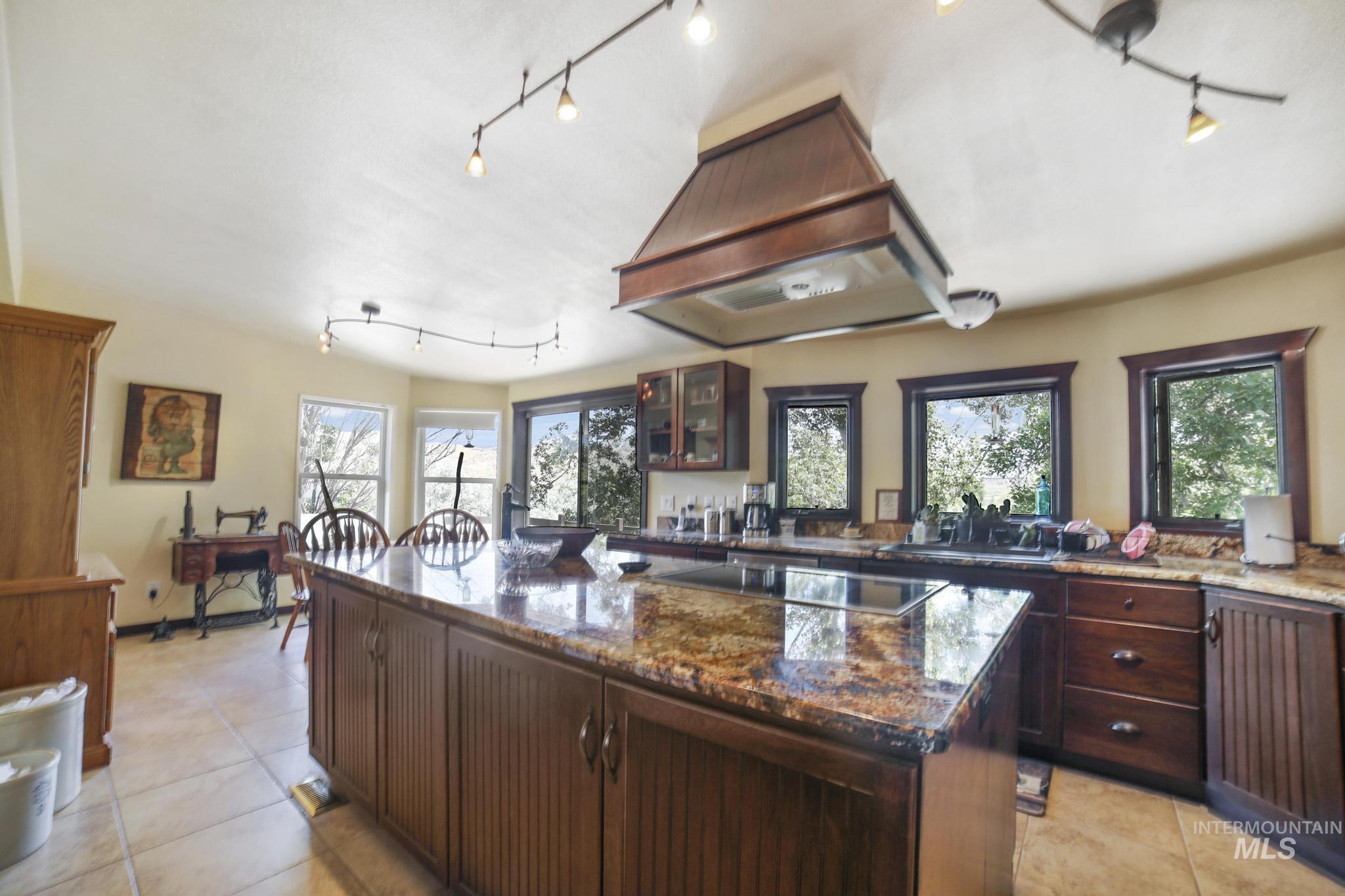 4806 Salmon Creek Dr Property Photo 11