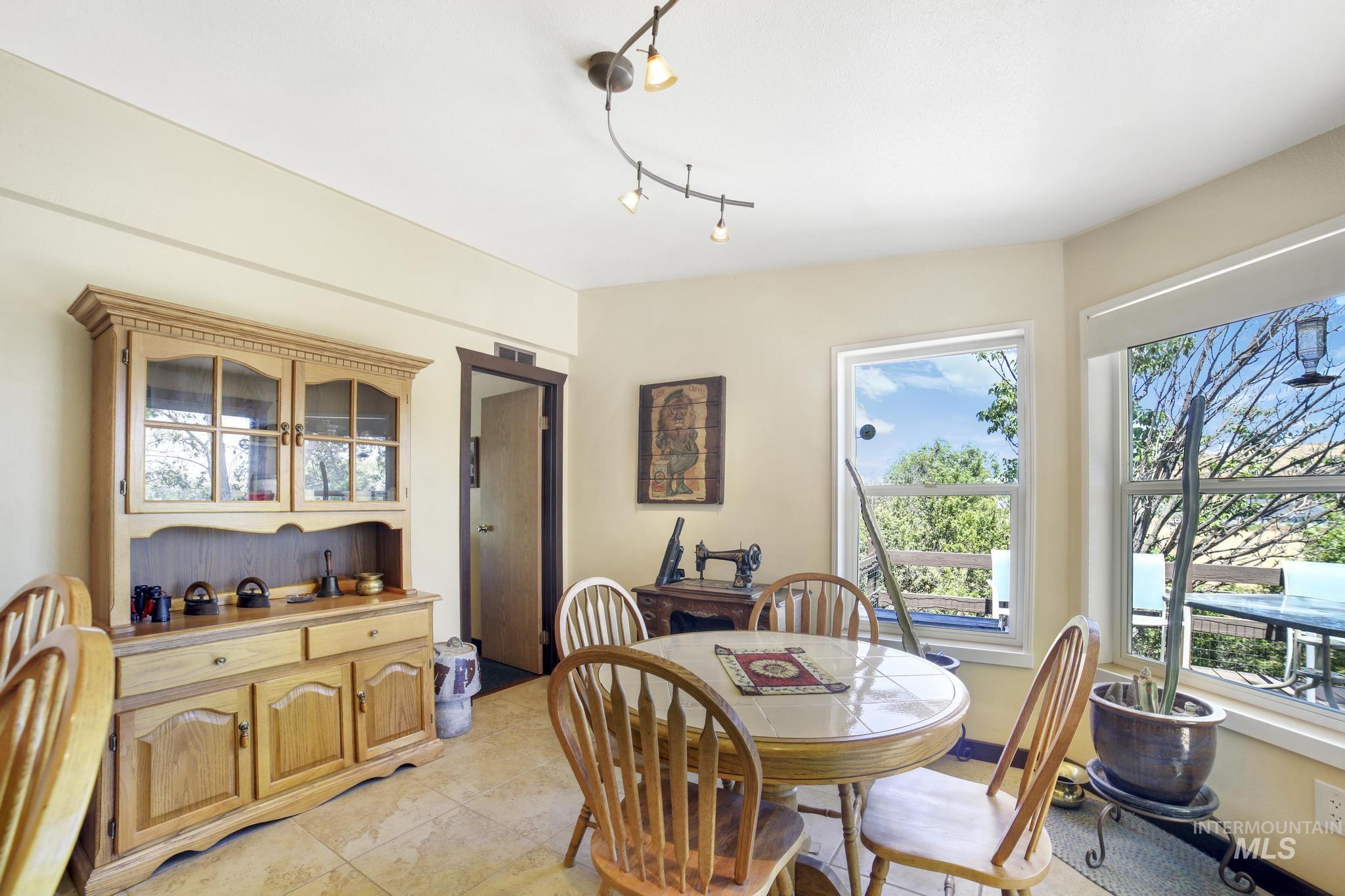 4806 Salmon Creek Dr Property Photo 15