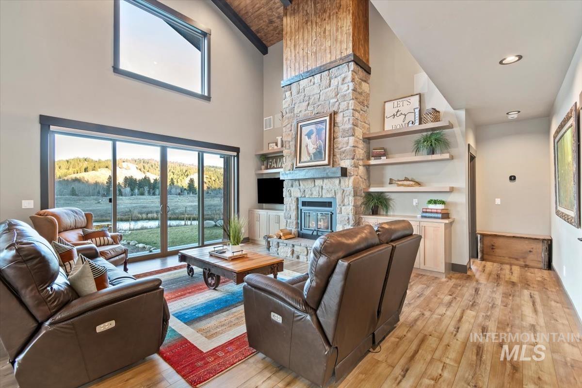 38 Singing Springs Way Property Photo