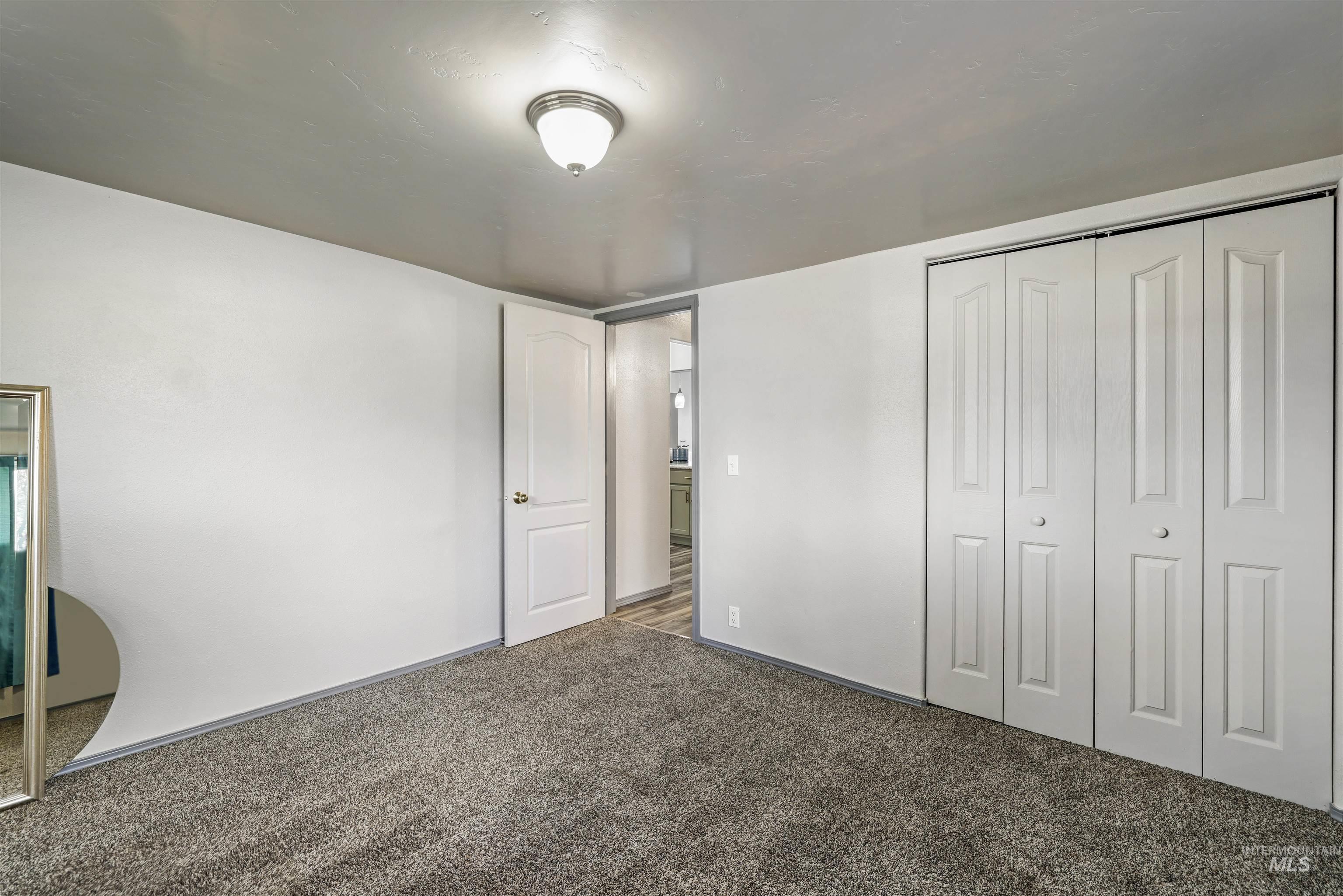 130 Taylor St W Property Photo 15
