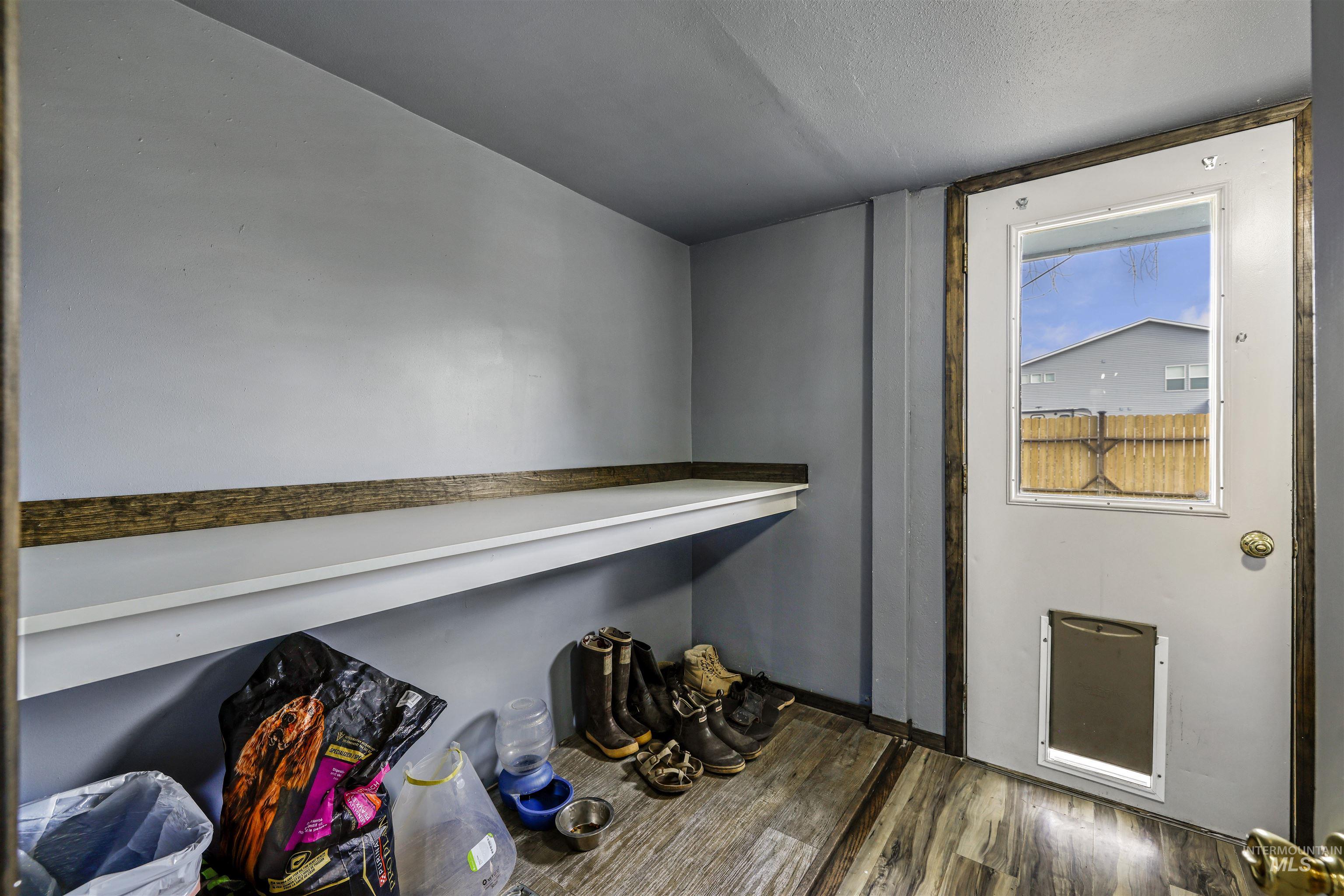 130 Taylor St W Property Photo 18