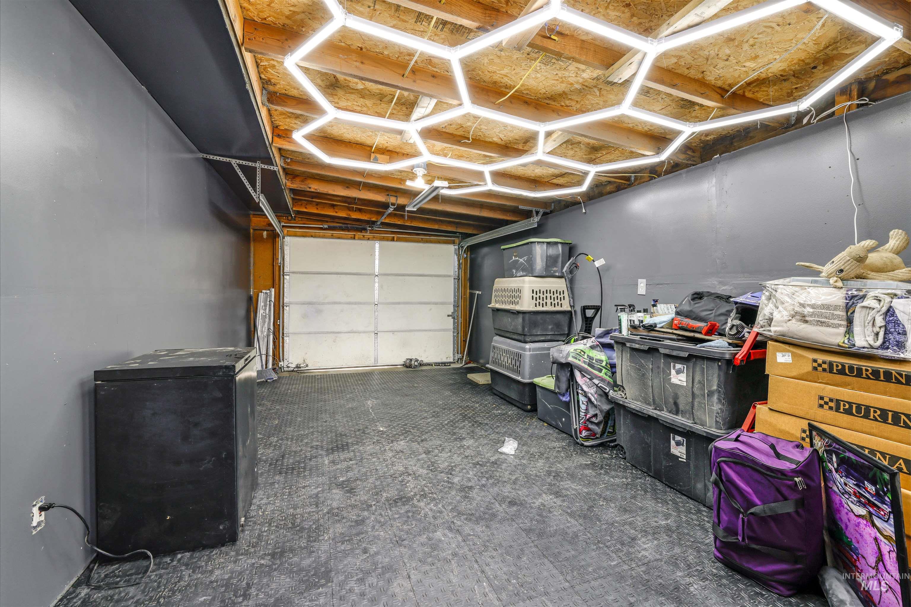 130 Taylor St W Property Photo 24
