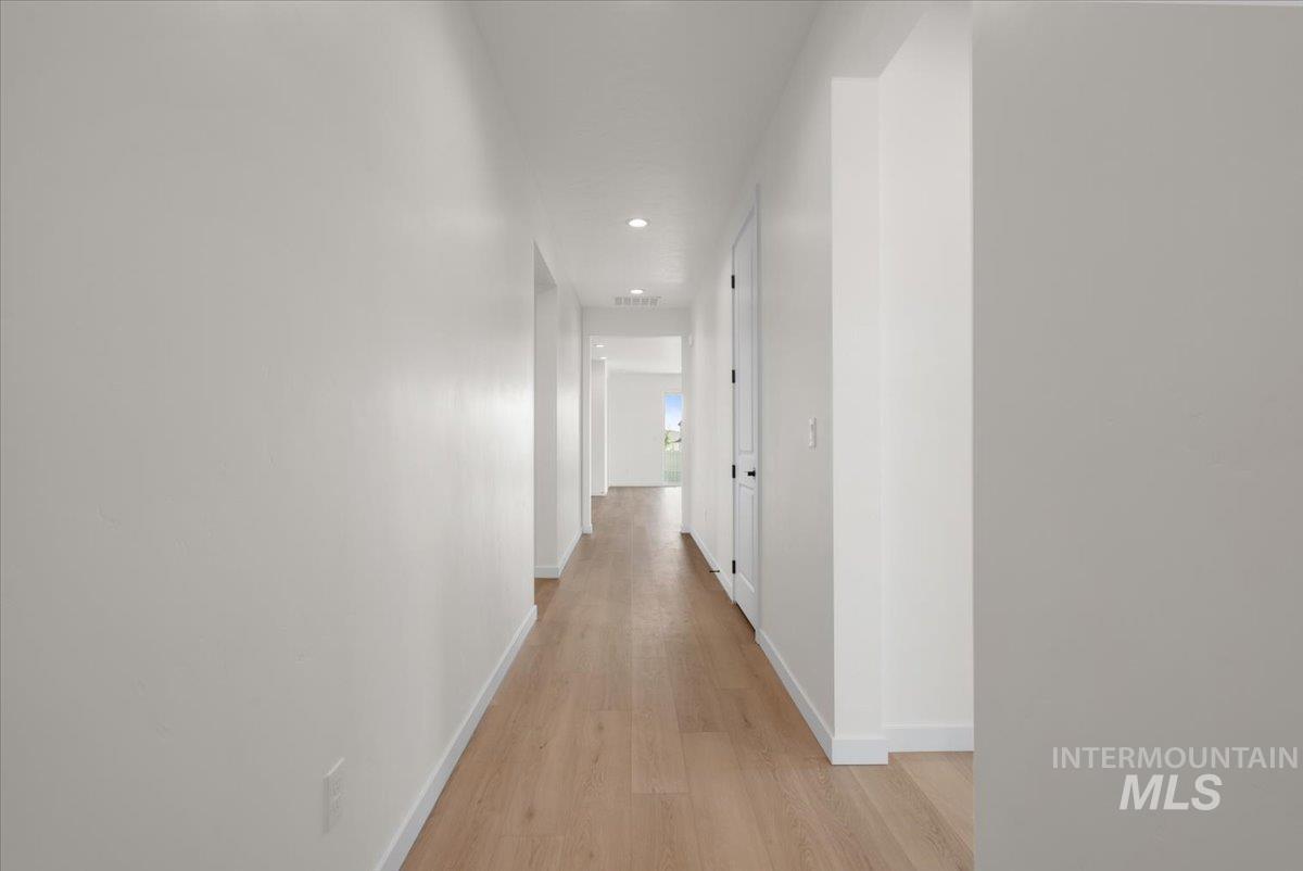 546 Thistle Hills Ave Property Photo 5