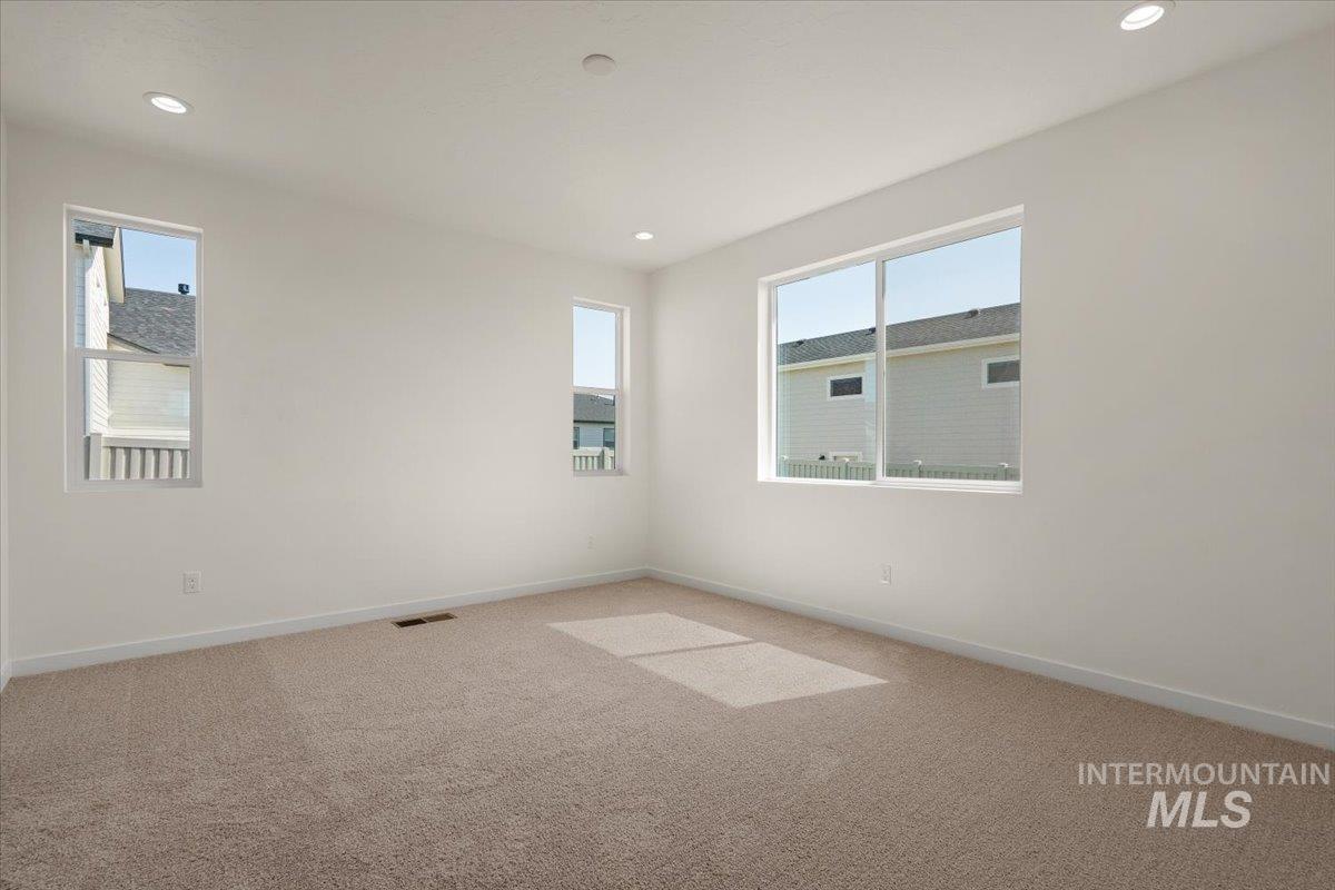 546 Thistle Hills Ave Property Photo 18