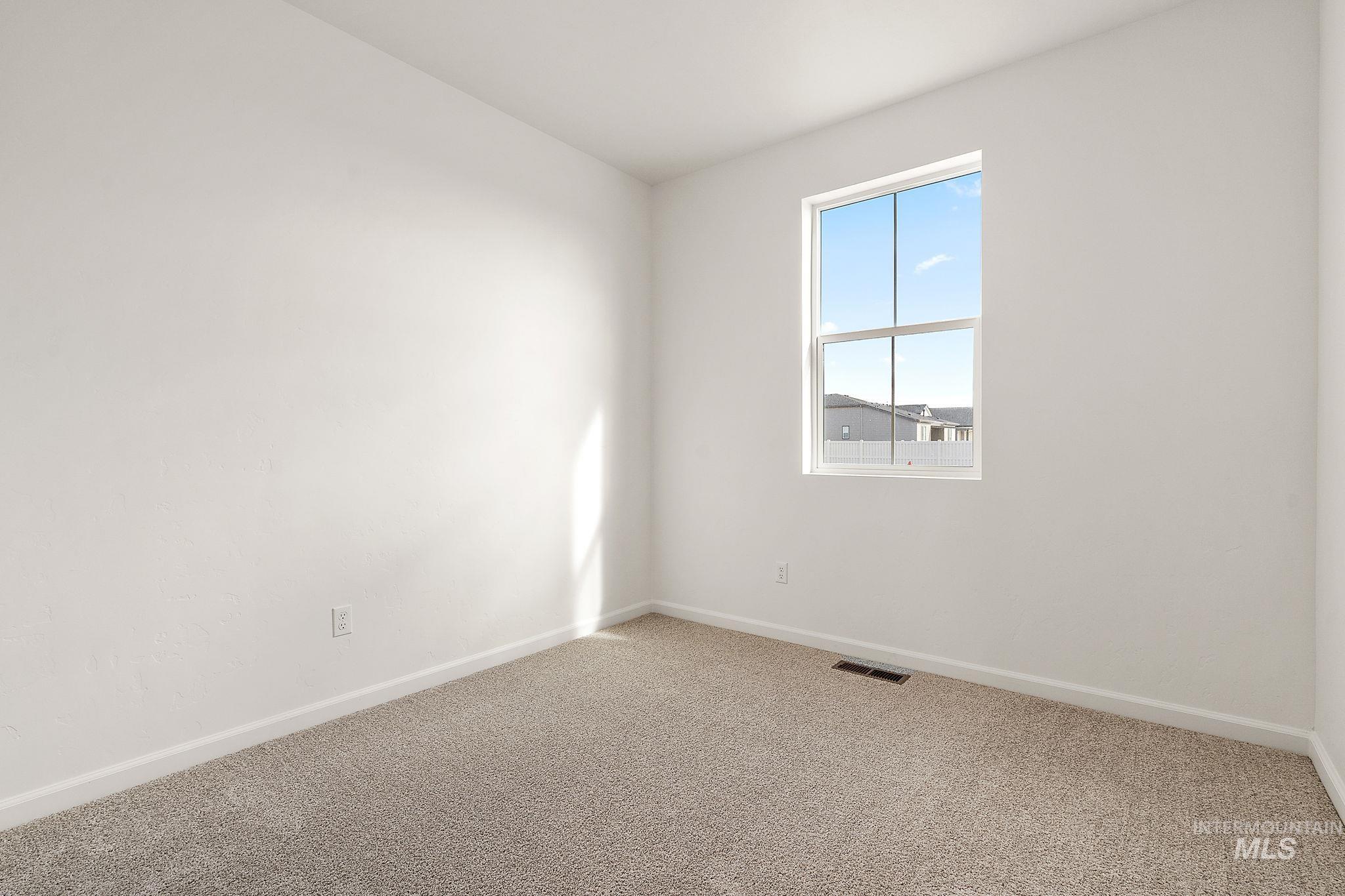 554 Thistle Hills Ave Property Photo 3