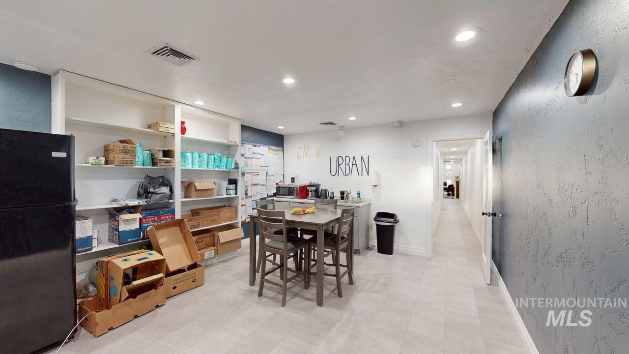 828 1/2 6th Street Property Photo 6
