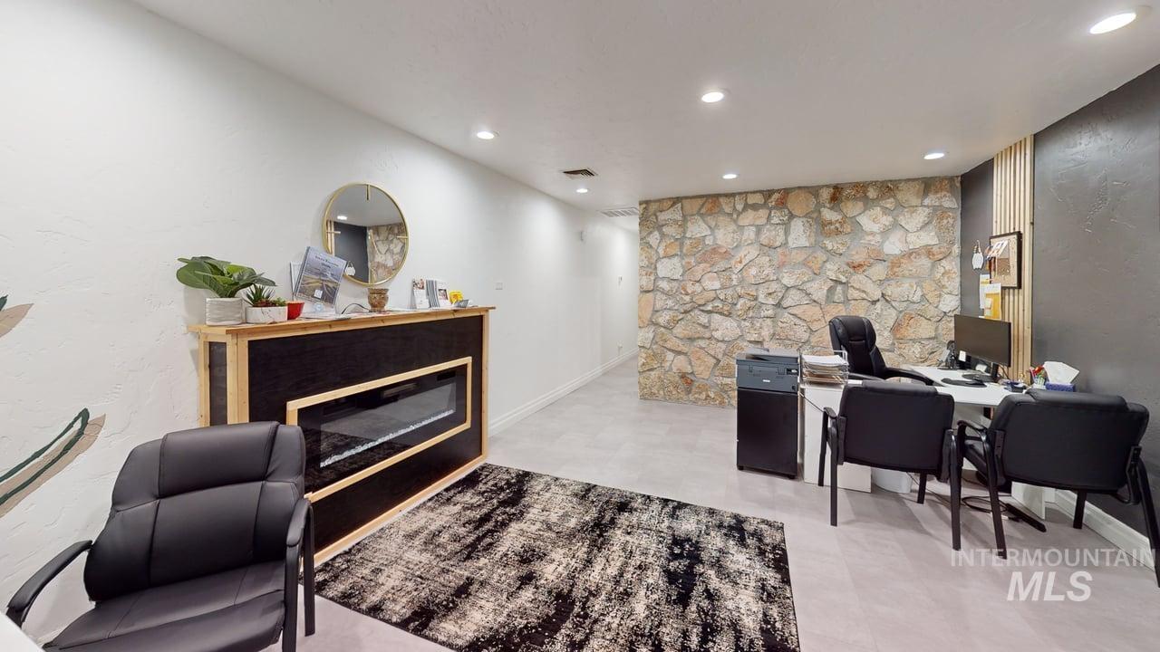 828 1/2 6th Street Property Photo 8