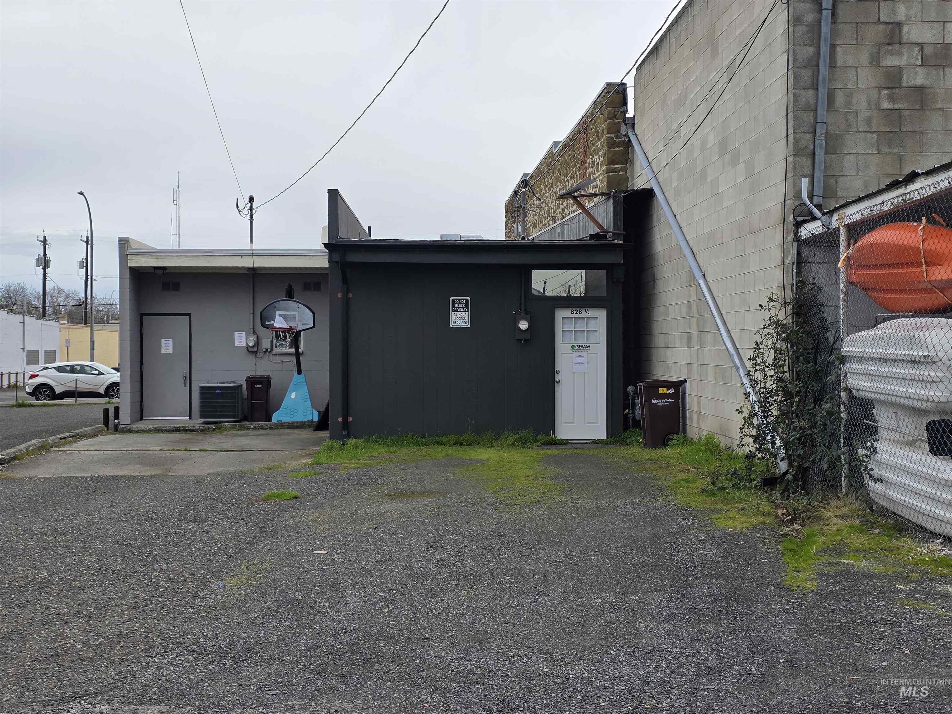 828 1/2 6th Street Property Photo 13