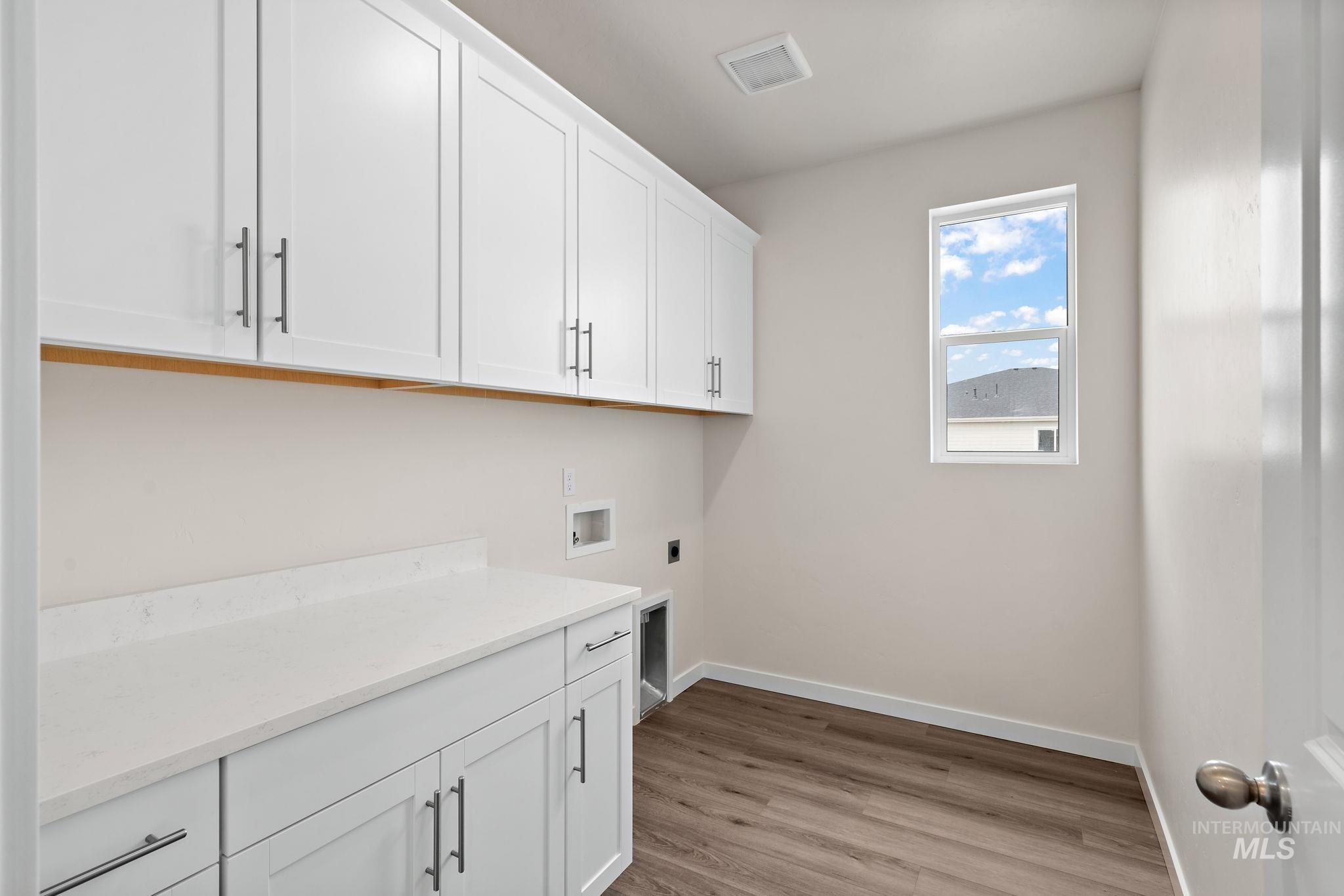 1230 Stirling Meadows Ct Property Photo 8