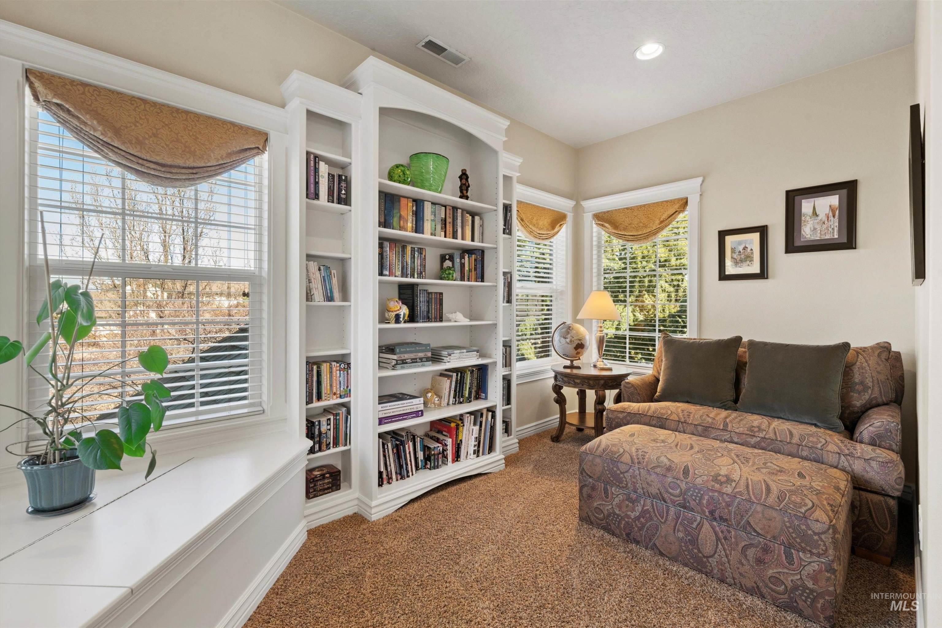 7157 N Spurwing Way Property Photo 34