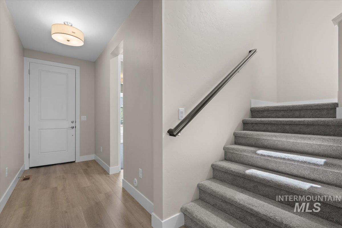 393 N Tempsford Way Property Photo 4