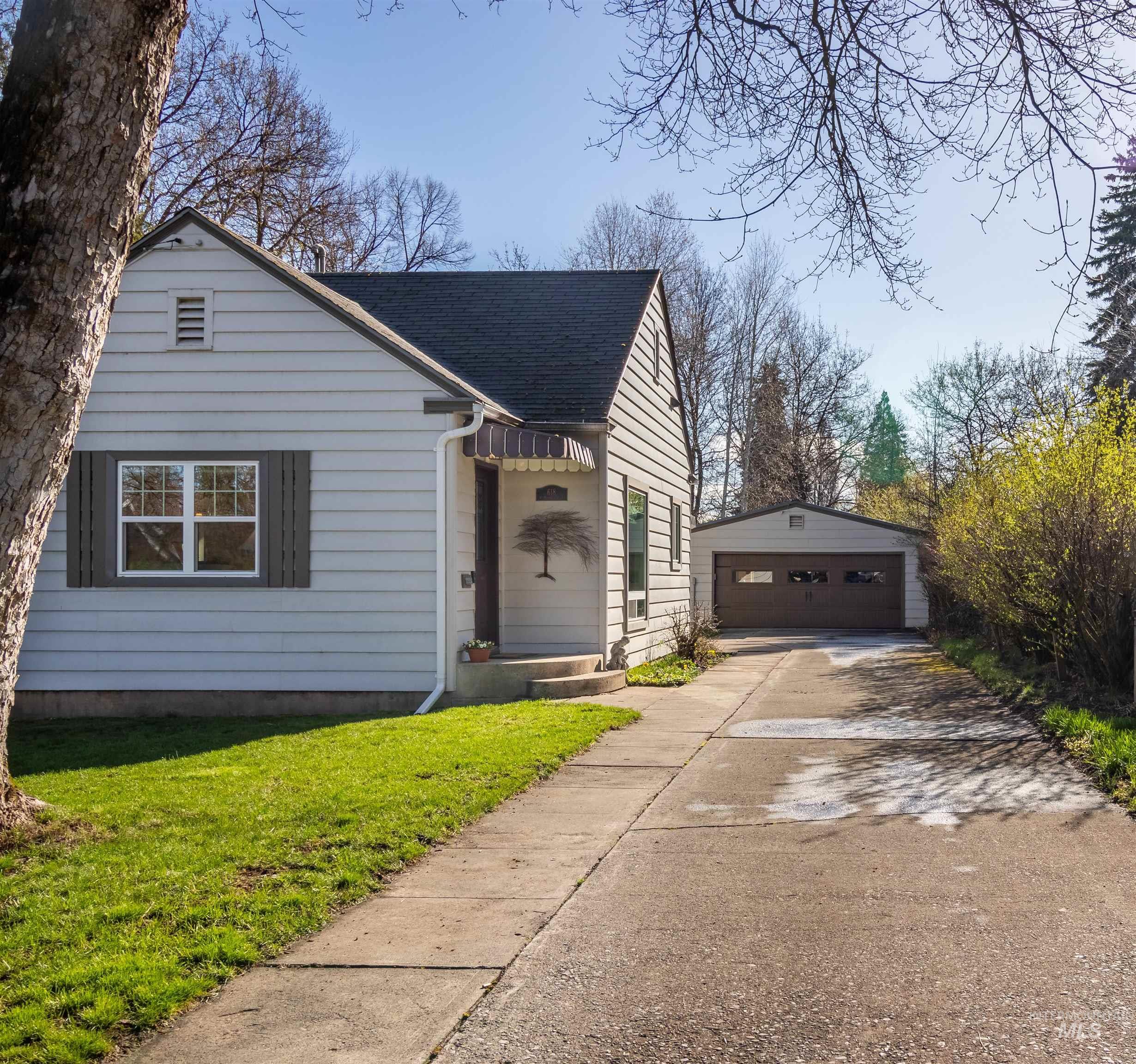618 Moore St Property Photo 47
