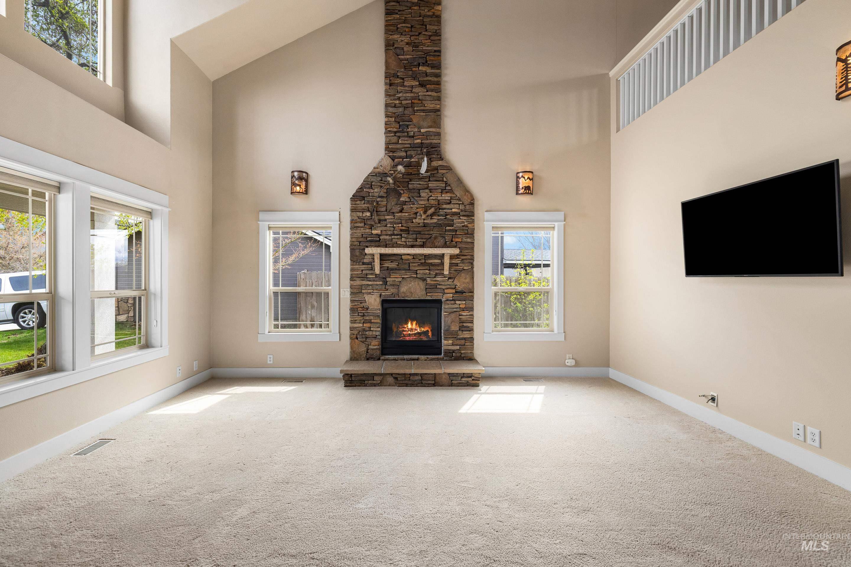 527 N Lyngate Pl Property Photo 6