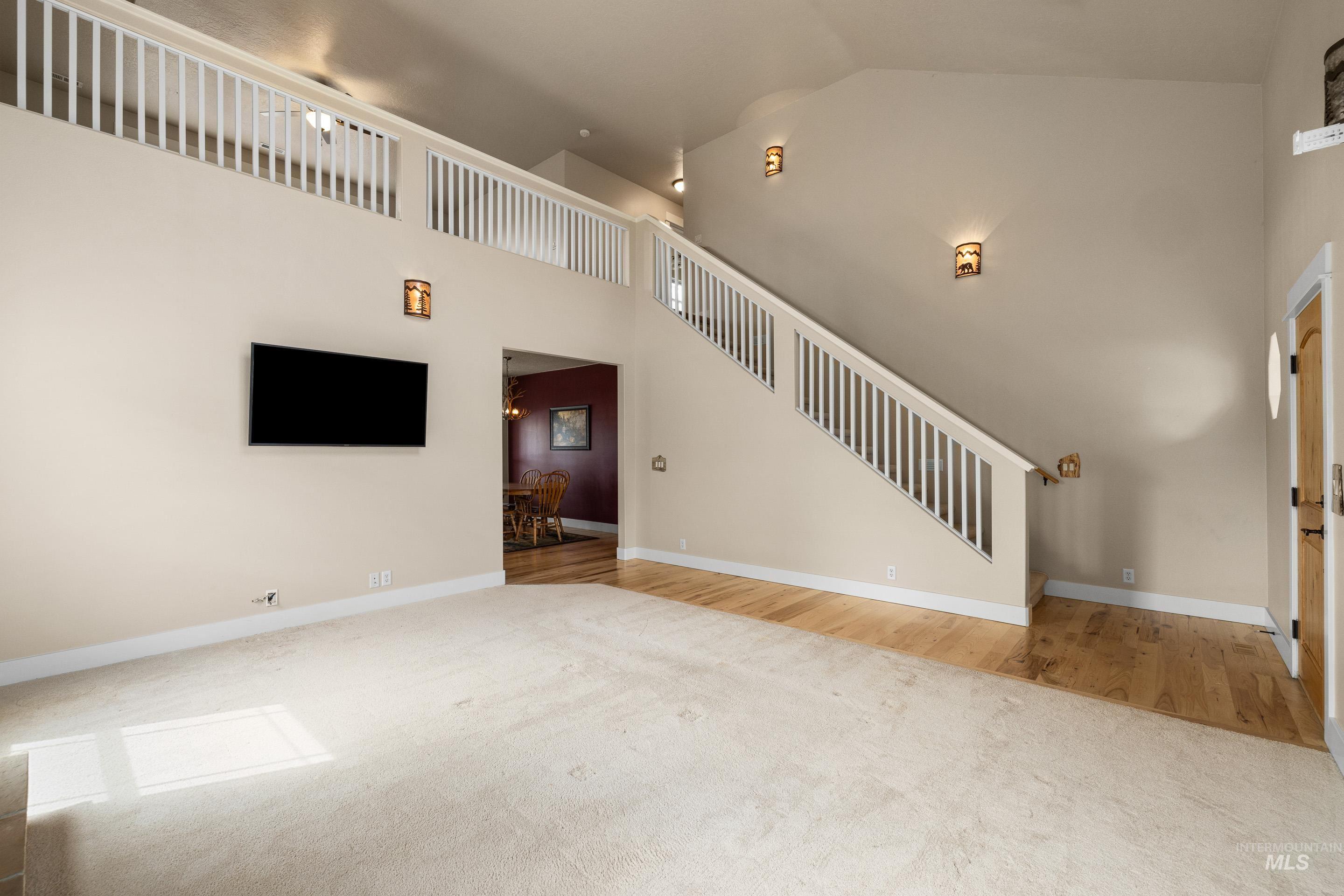 527 N Lyngate Pl Property Photo 7