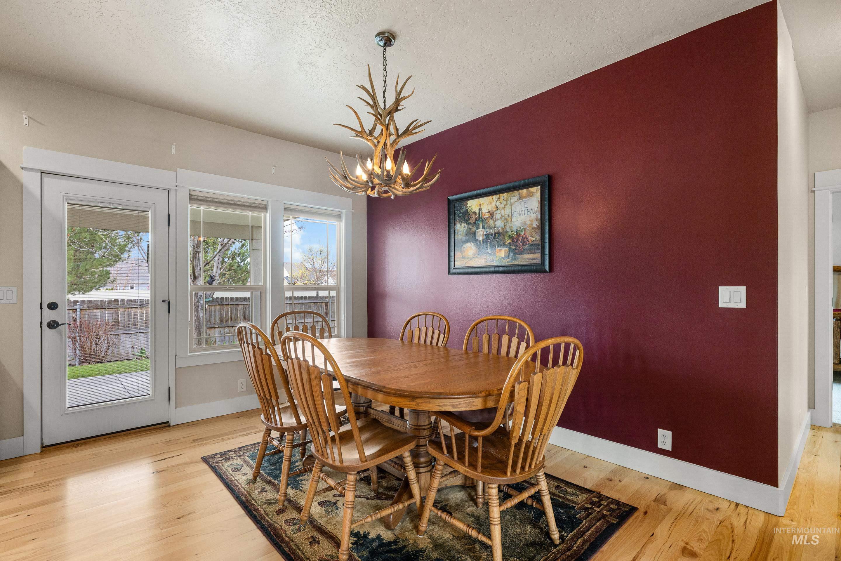 527 N Lyngate Pl Property Photo 11