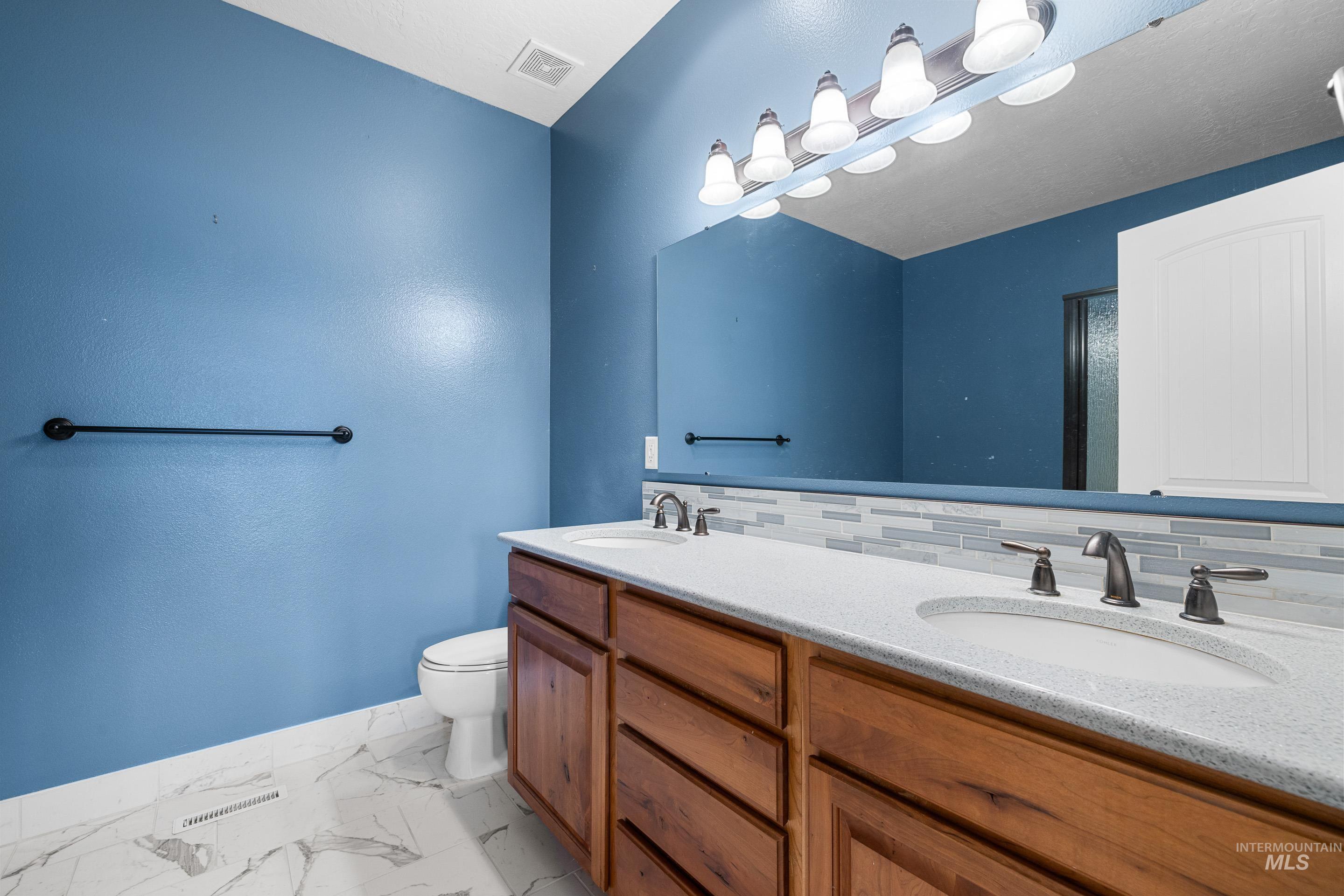 527 N Lyngate Pl Property Photo 21