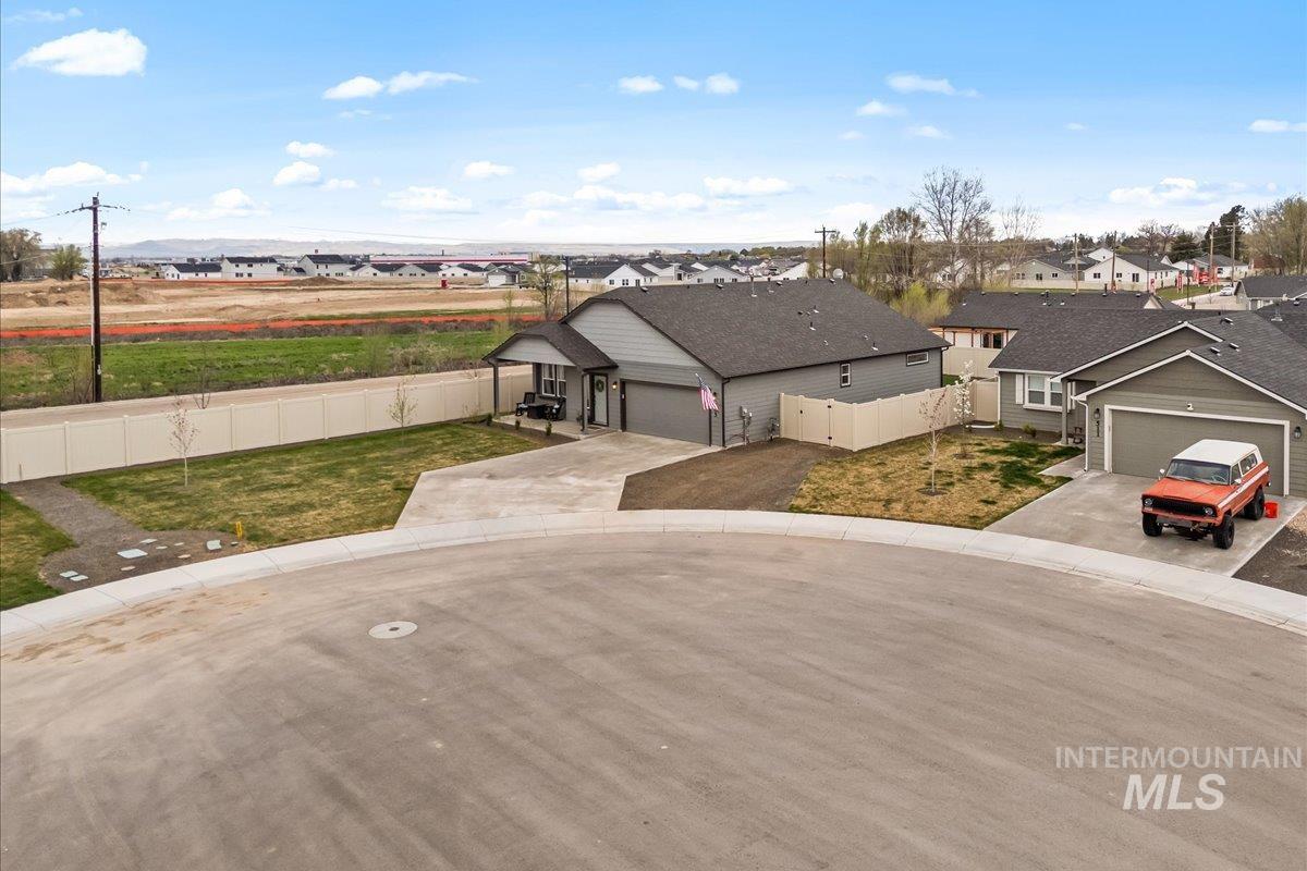 505 Bolson Place Property Photo 32