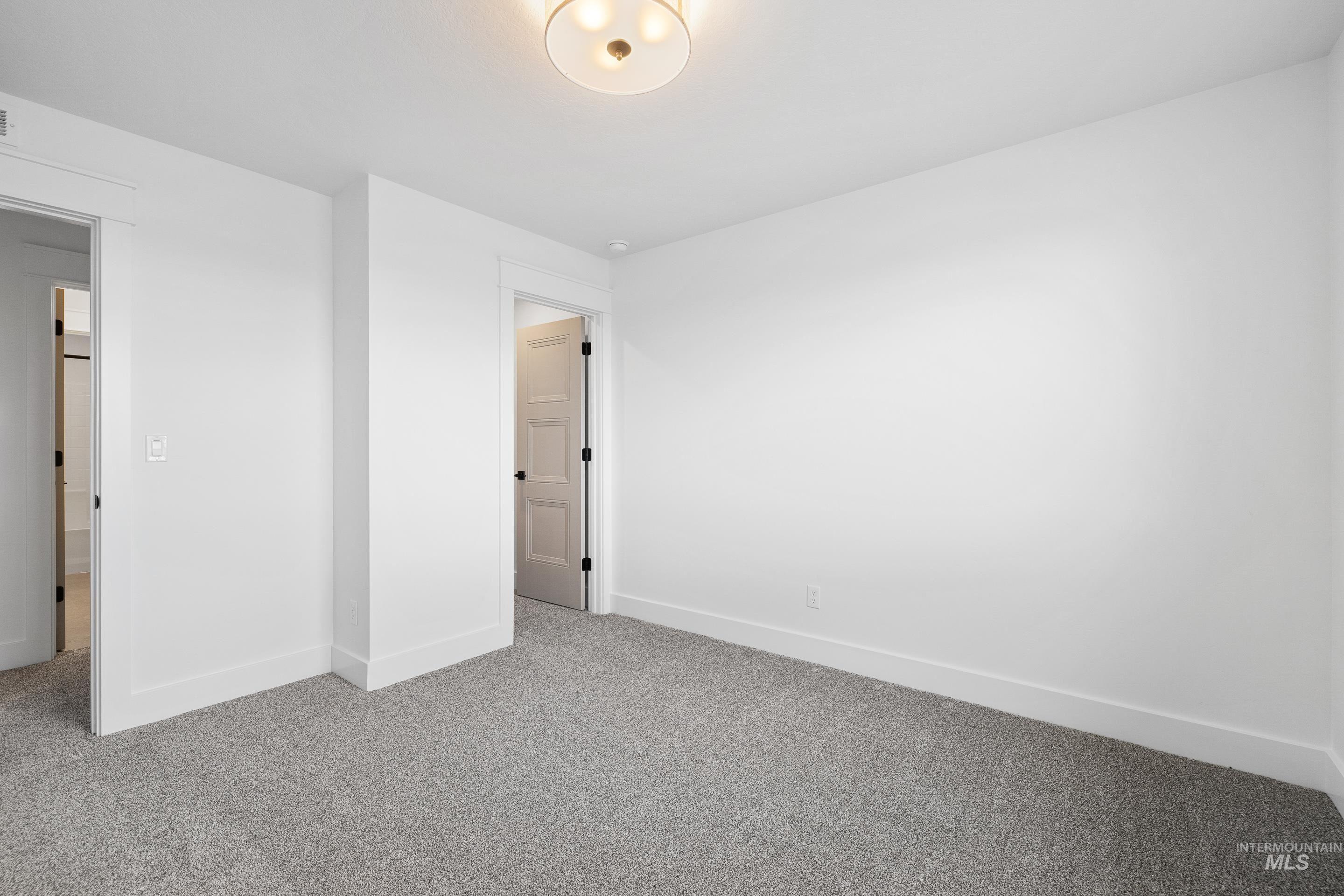 5665 S Snowden Ave. Property Photo 30