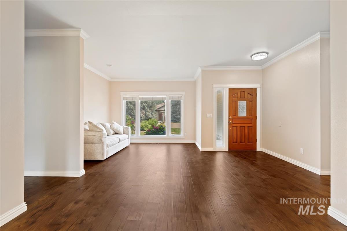 5117 W Cove St Property Photo 6