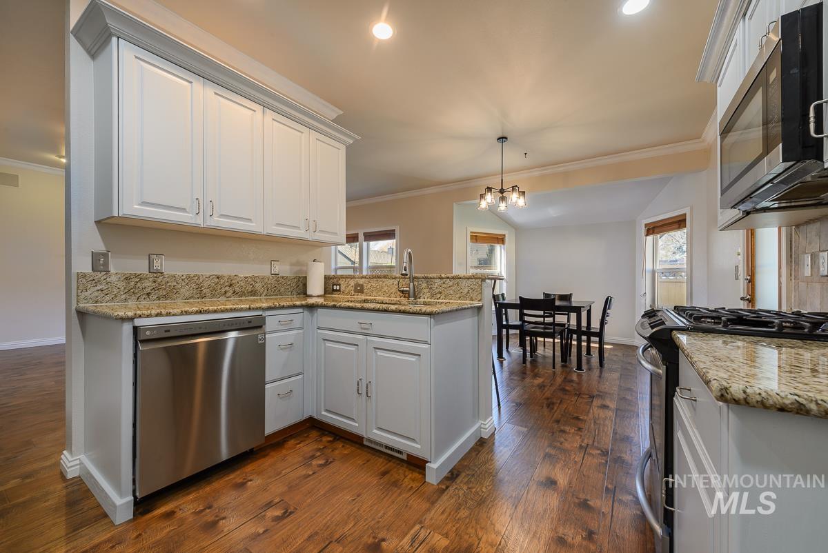 5117 W Cove St Property Photo 17