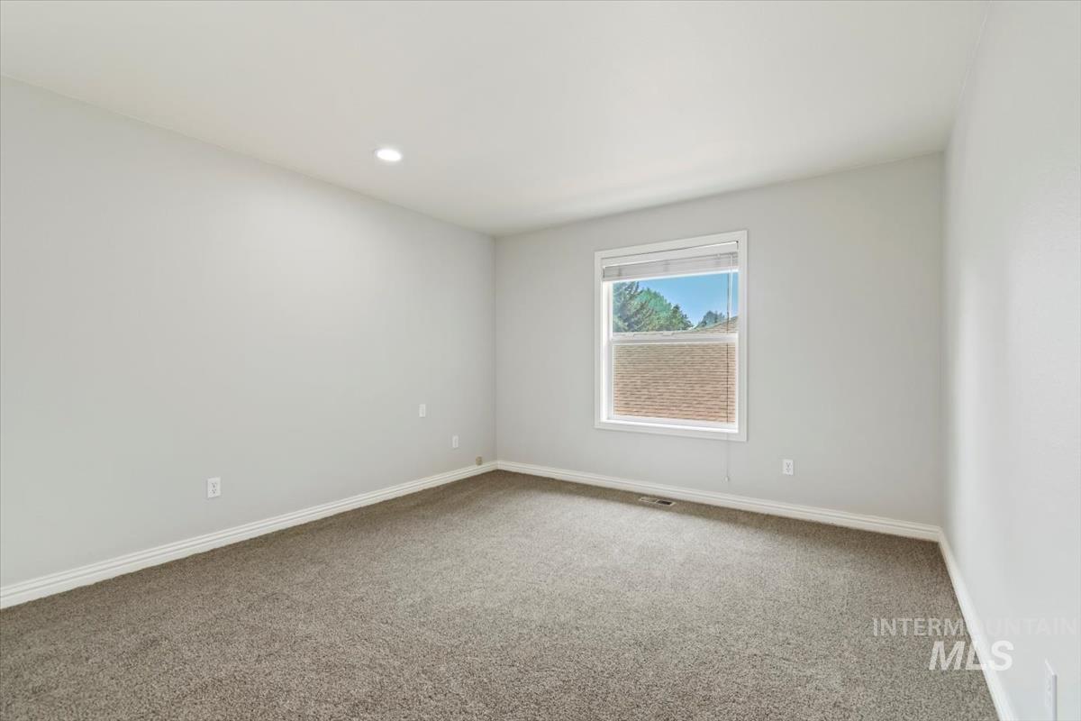 5117 W Cove St Property Photo 32