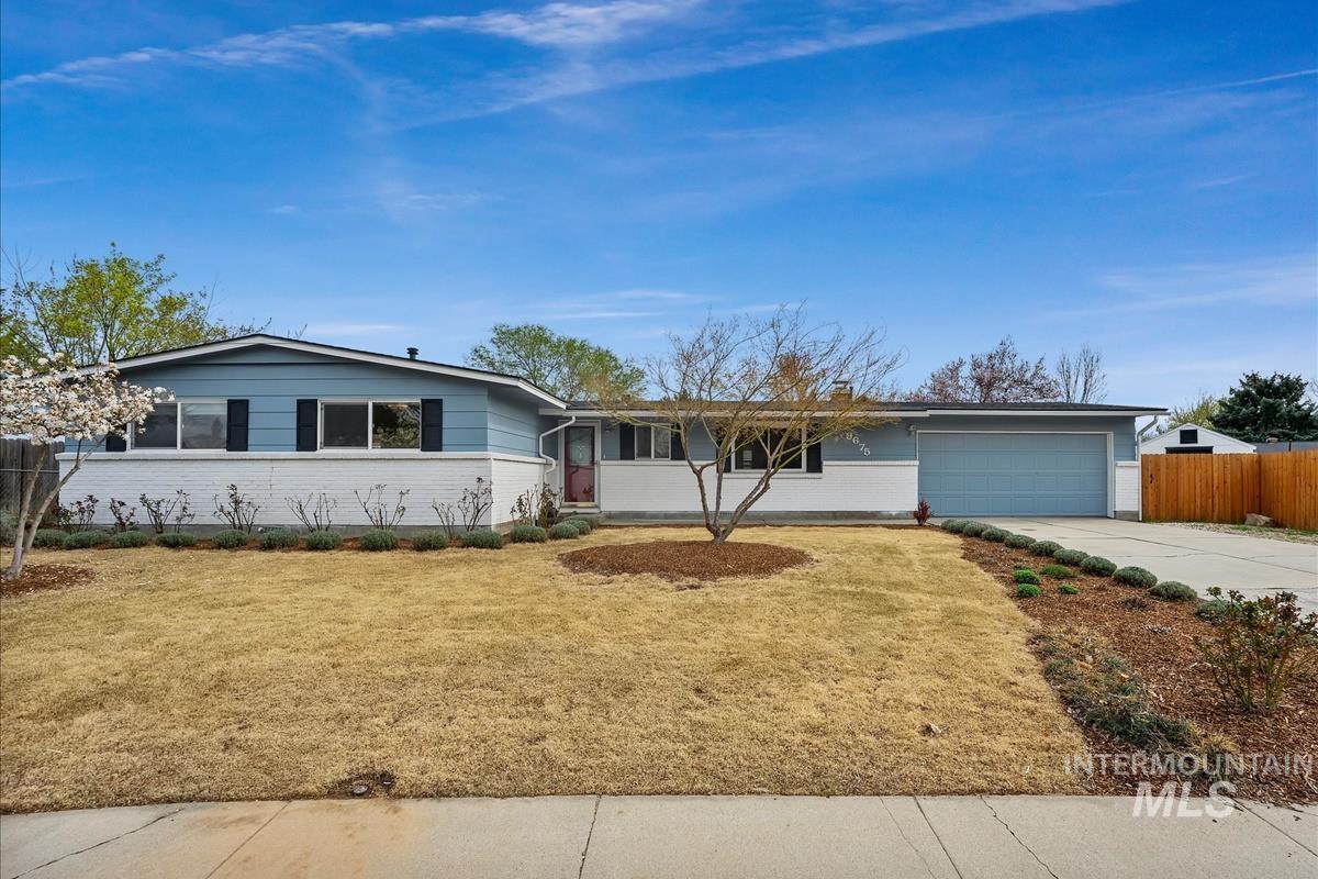9675 W Caraway Dr. Property Photo 1