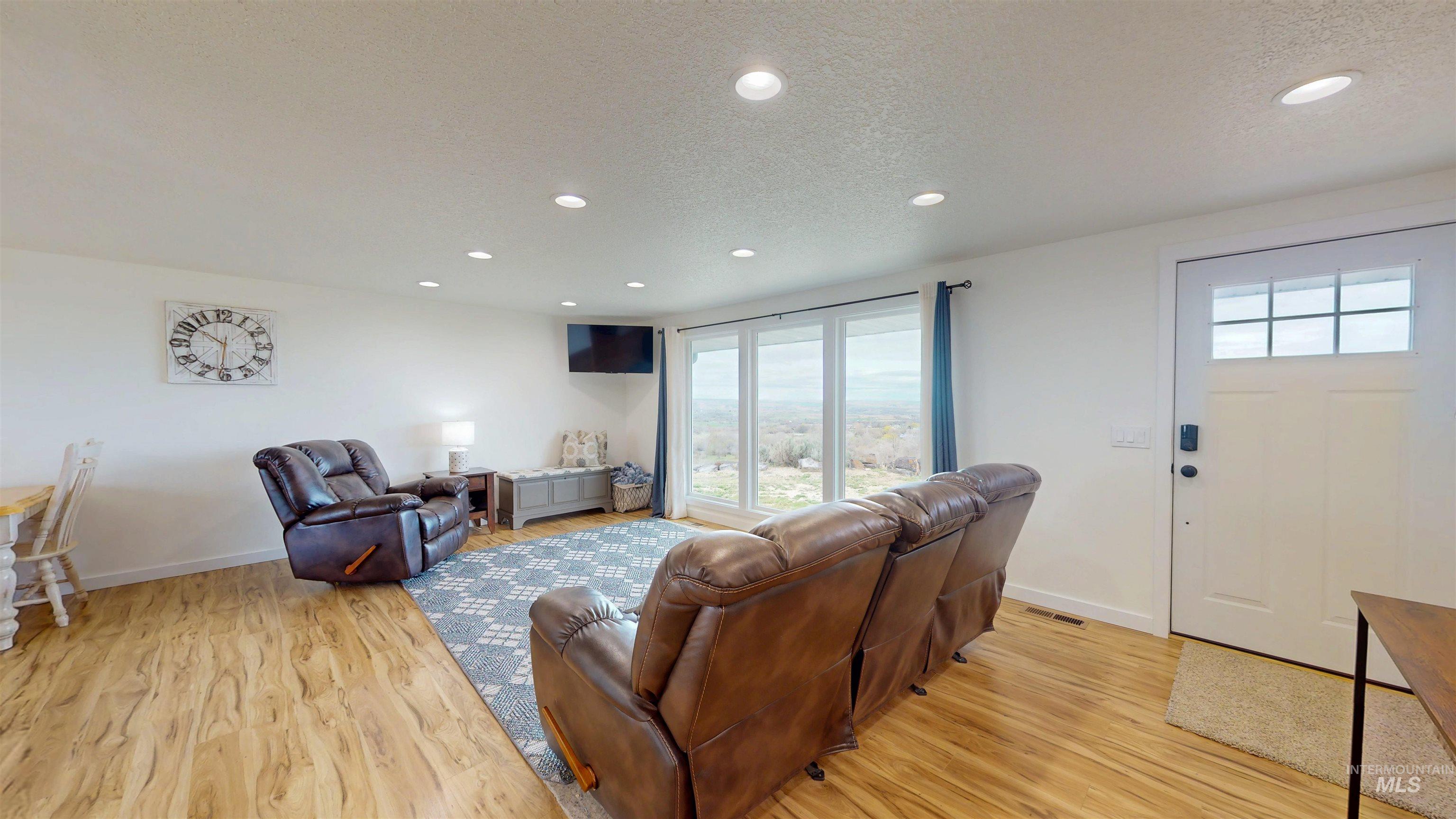 4335 Canyon View Ln Property Photo 8