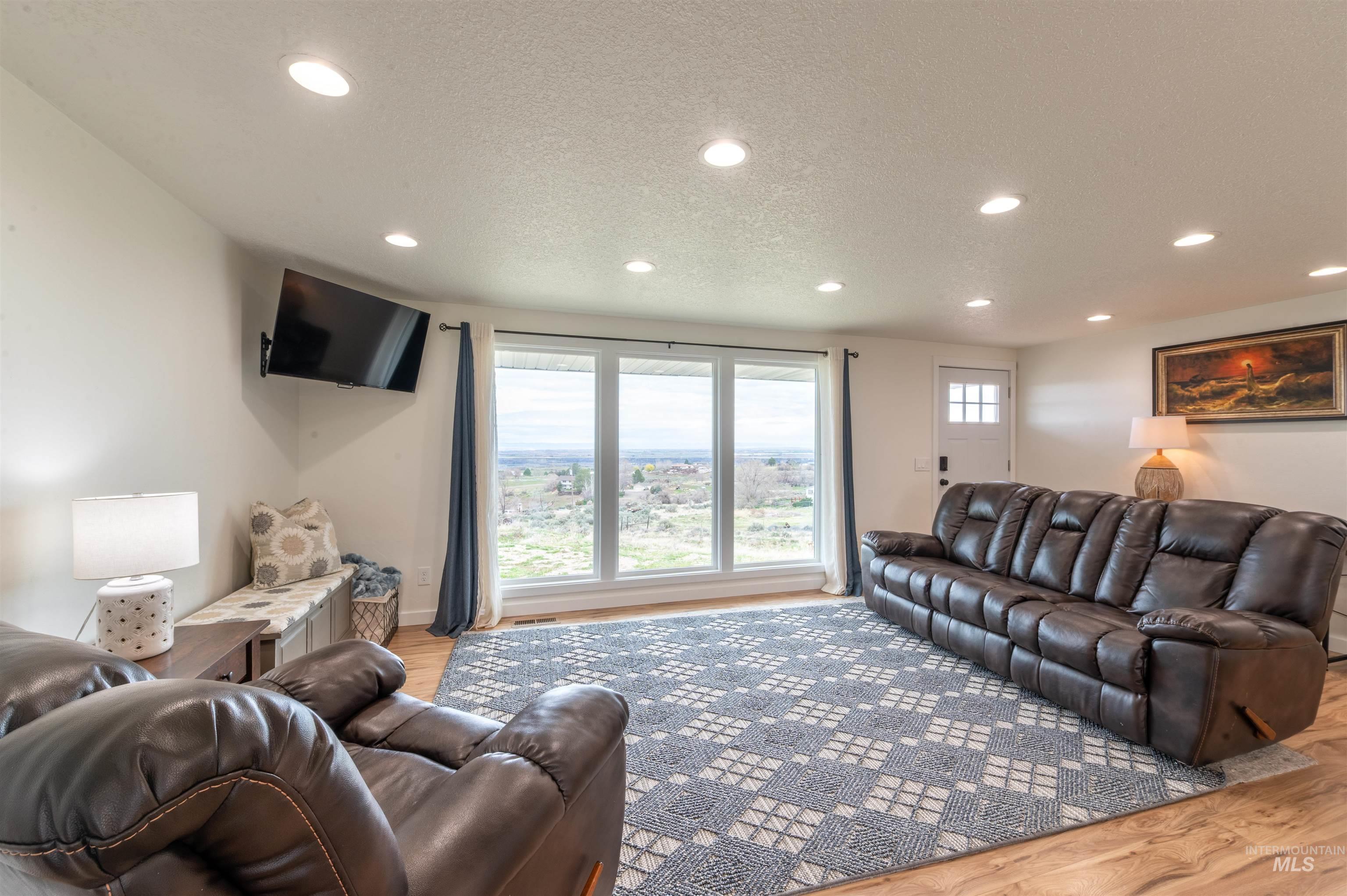 4335 Canyon View Ln Property Photo 10