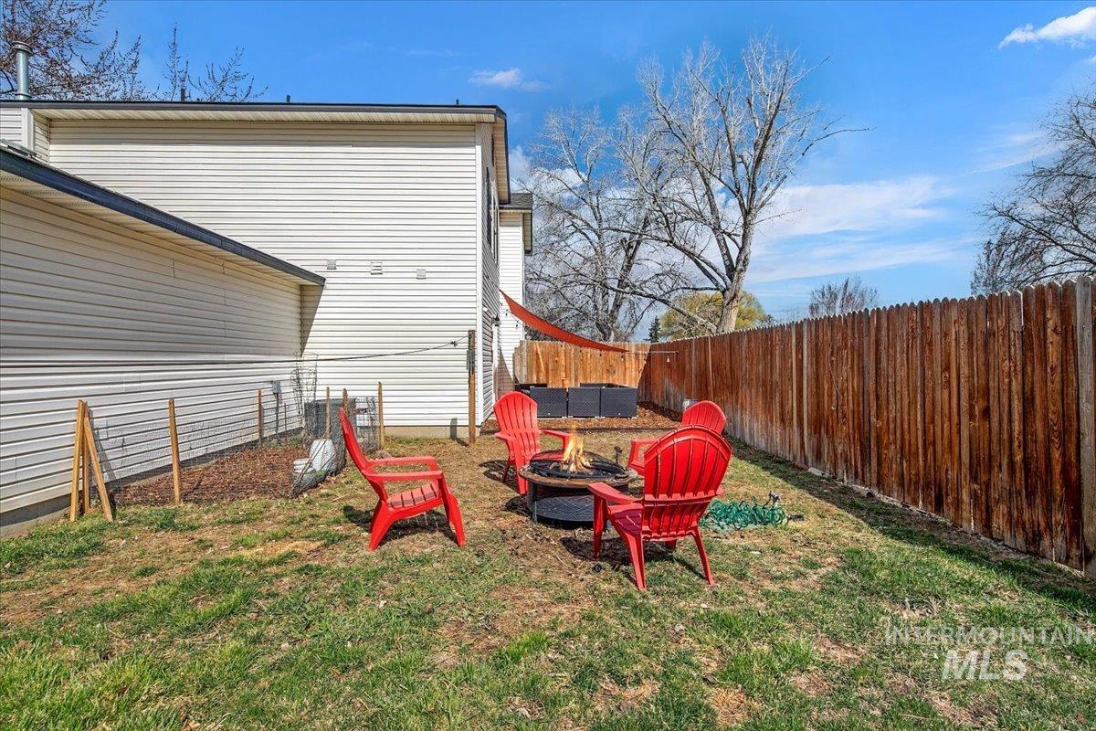 1821 Topaz Ct Property Photo 28