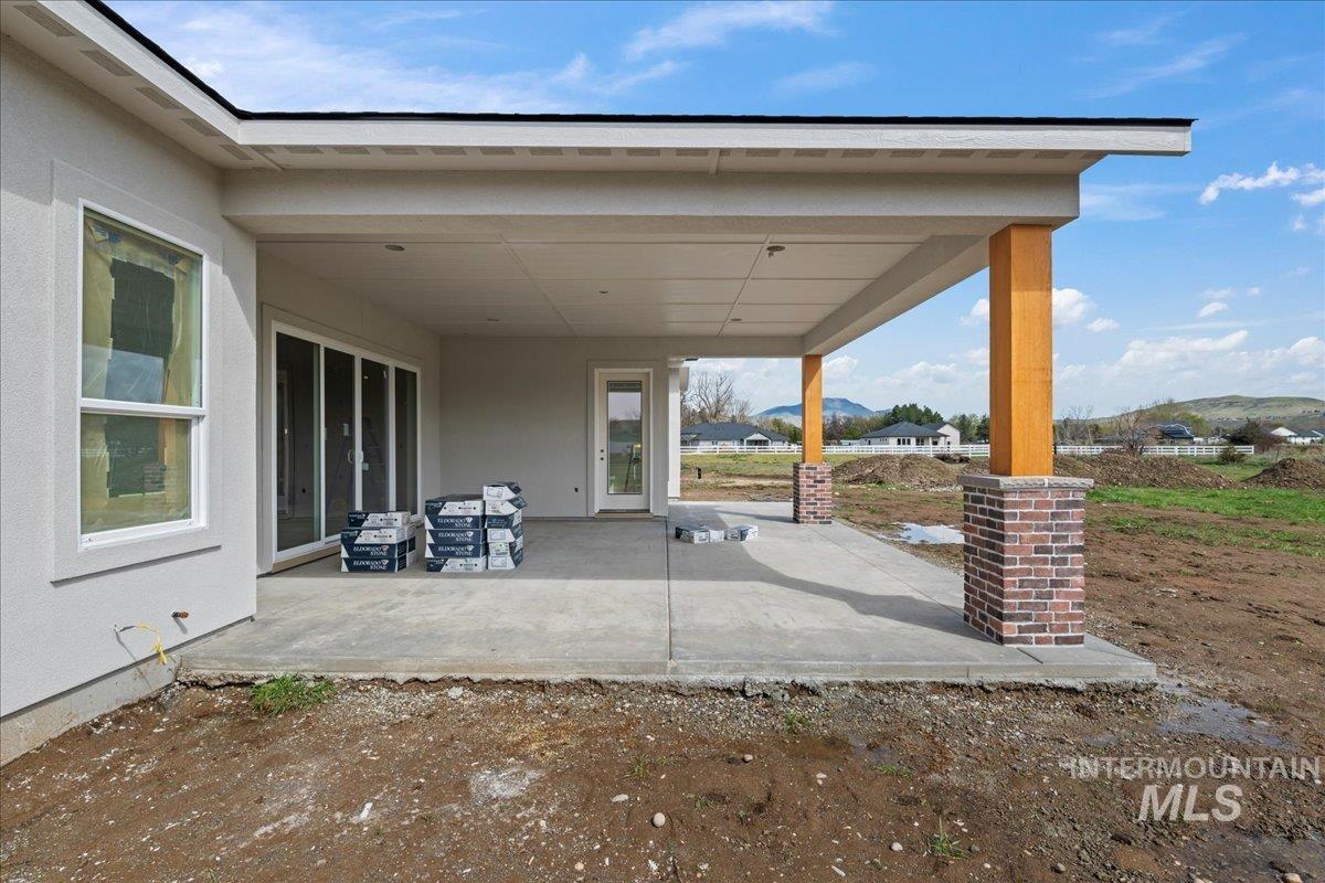 1360 Jordan Ln Property Photo 12