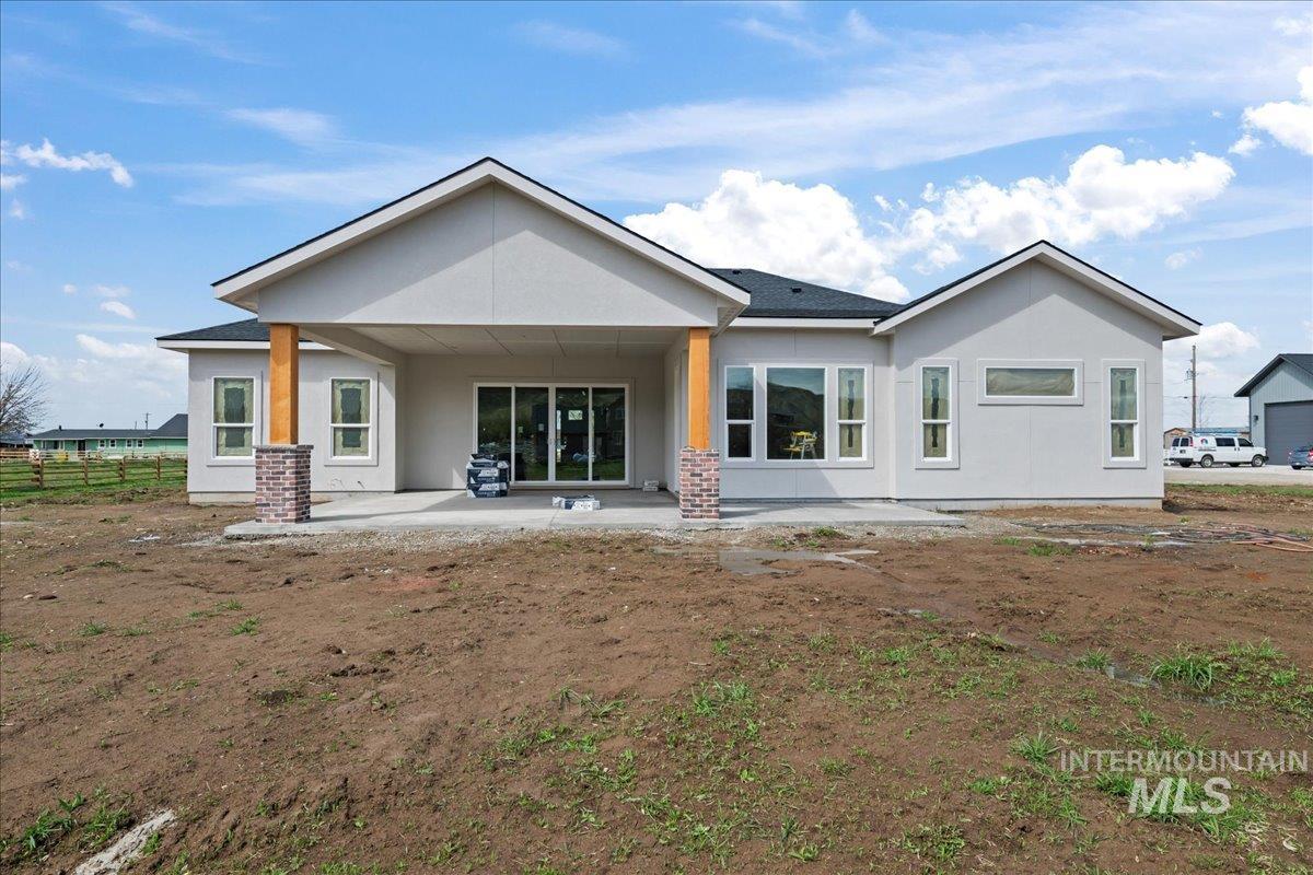 1360 Jordan Ln Property Photo 14