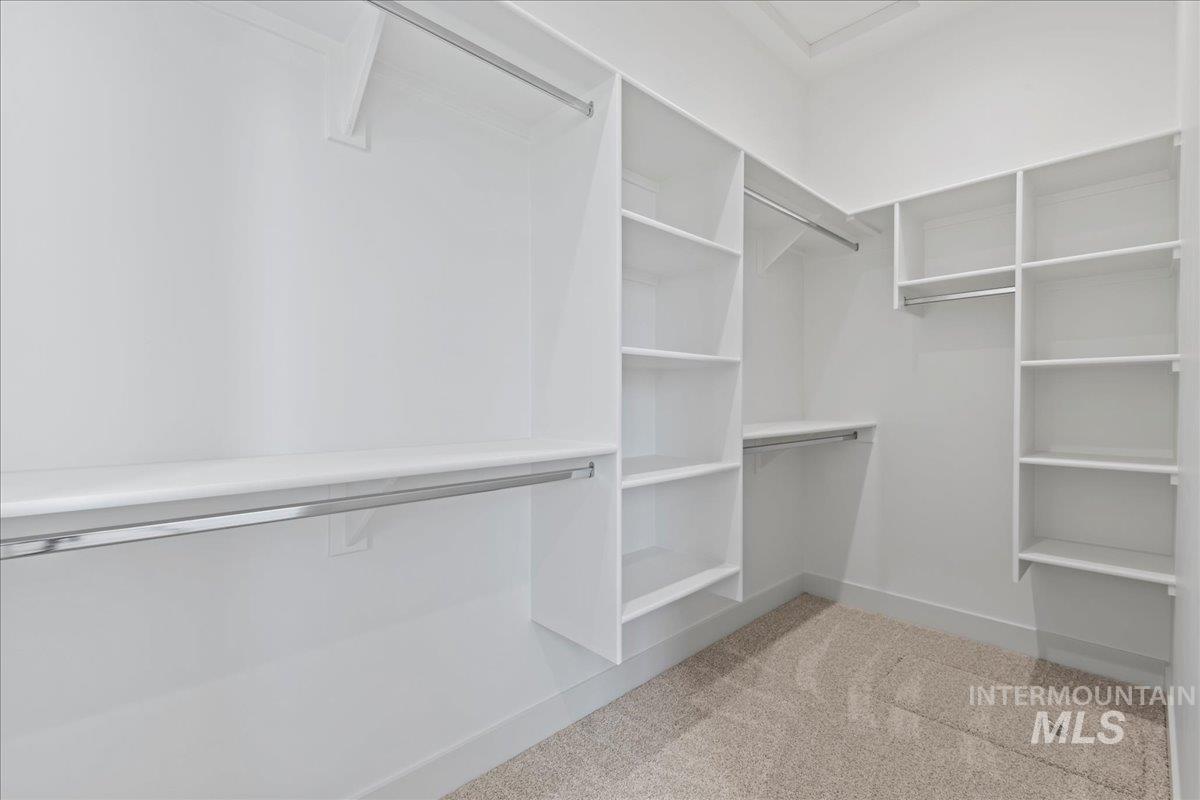 1360 Jordan Ln Property Photo 22