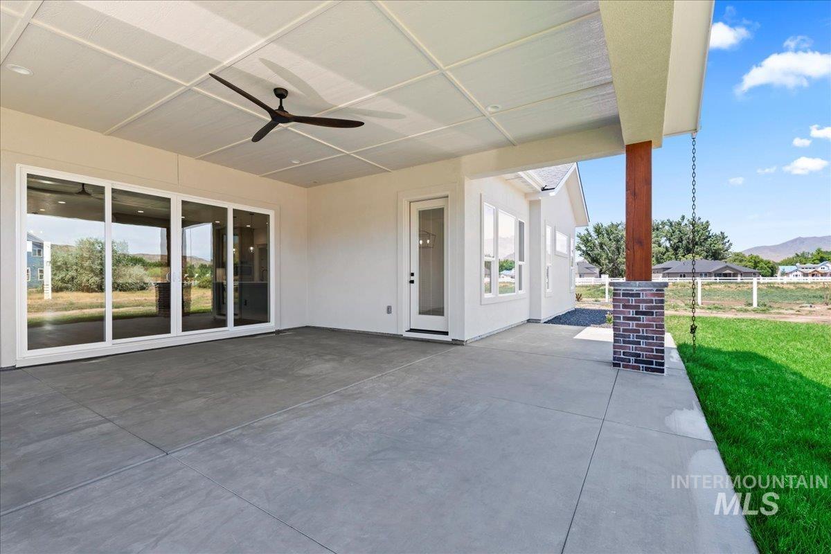 1360 Jordan Ln Property Photo 32